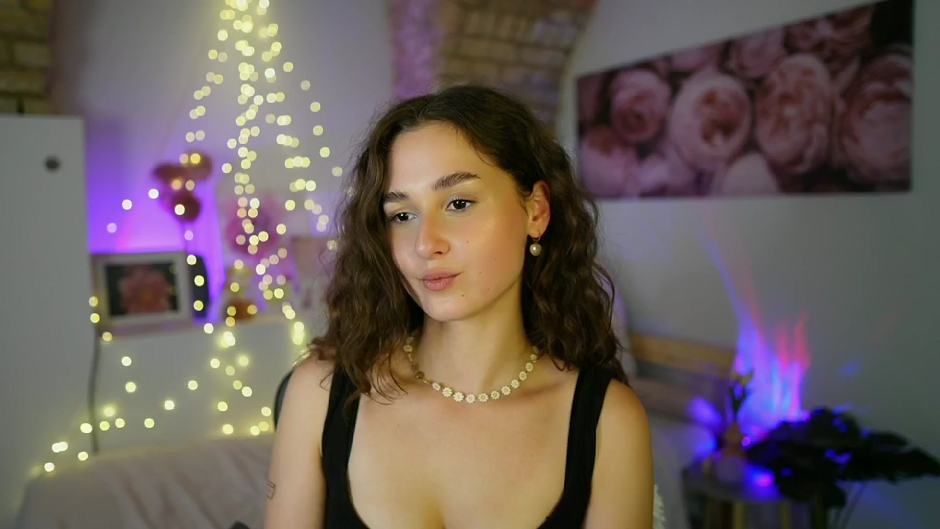 Gallery image thumbnail from Anita_Grey_'s myfreecams stream on, 06/18/2025, 23:07 image 3 of 20