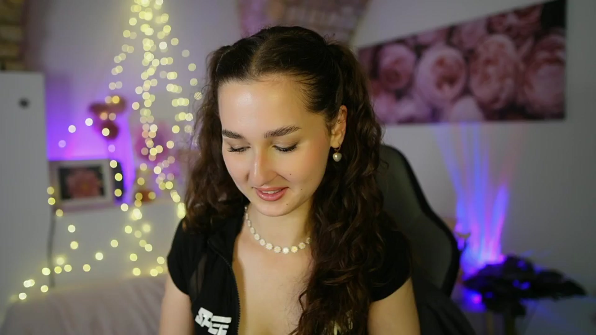 Gallery image thumbnail from Anita_Grey_'s myfreecams stream on, 06/20/2025, 20:11 image 1 of 20