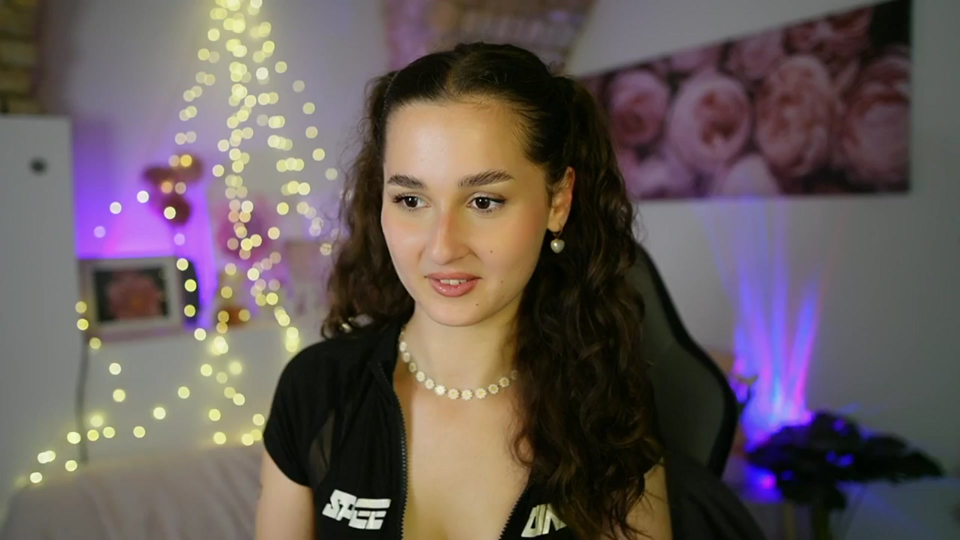 Gallery image thumbnail from Anita_Grey_'s myfreecams stream on, 06/20/2025, 20:11 image 4 of 20