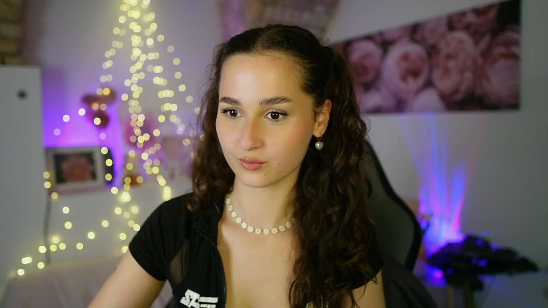 Gallery image thumbnail from Anita_Grey_'s myfreecams stream on, 06/20/2025, 20:11 image 2 of 20