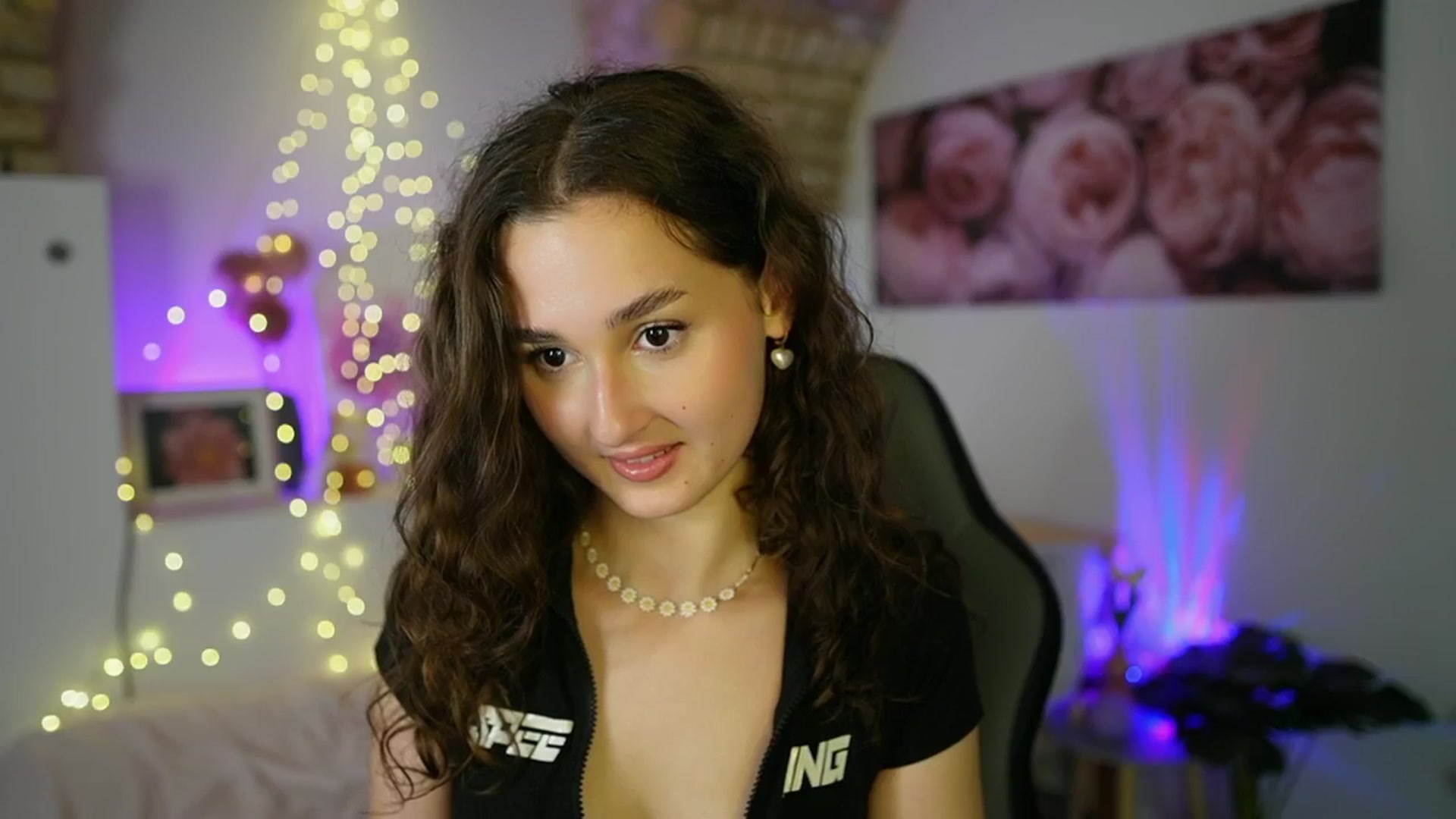 Gallery image thumbnail from Anita_Grey_'s myfreecams stream on, 06/20/2025, 23:33 image 15 of 20