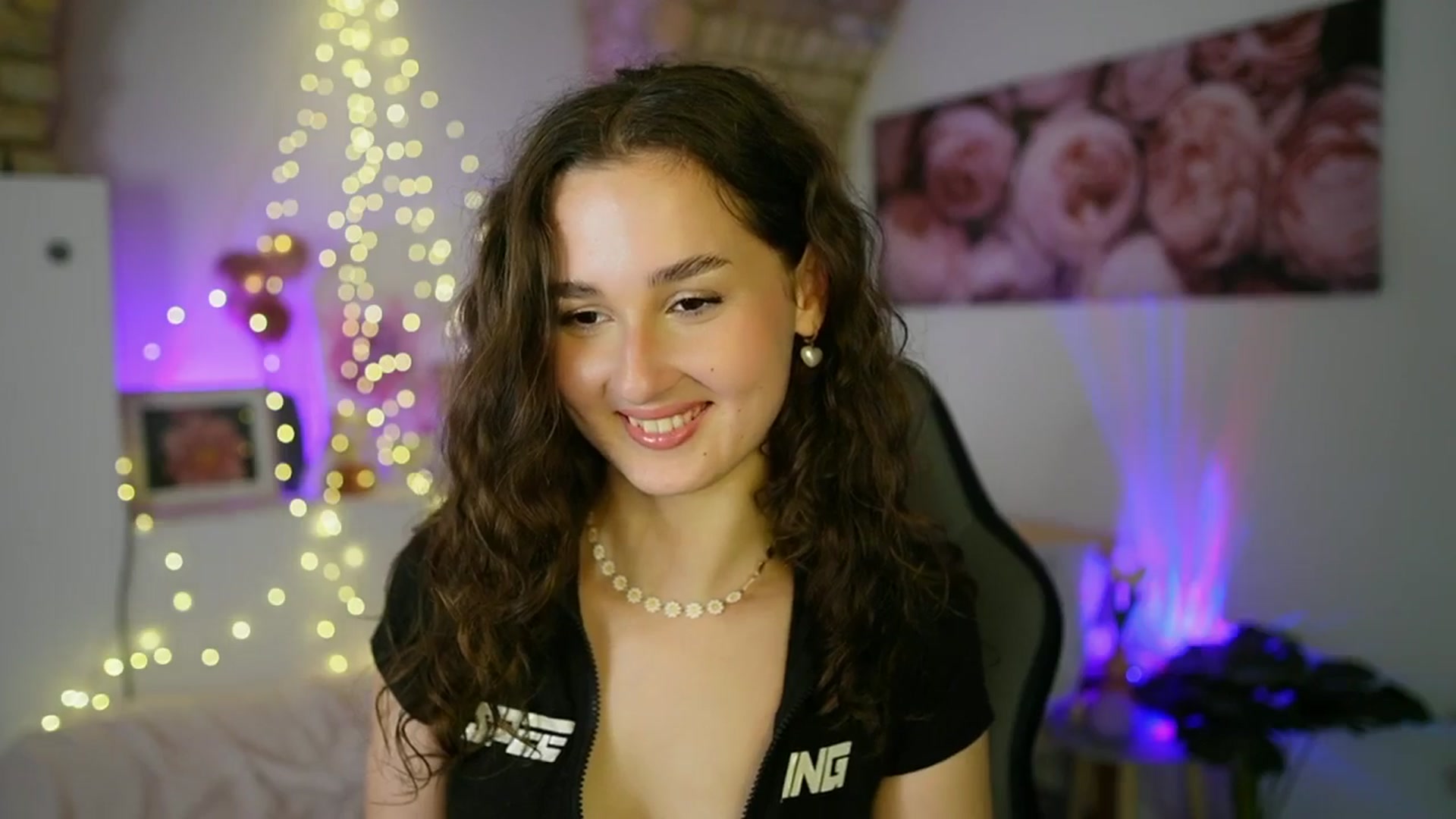 Gallery image thumbnail from Anita_Grey_'s myfreecams stream on, 06/20/2025, 23:33 image 13 of 20