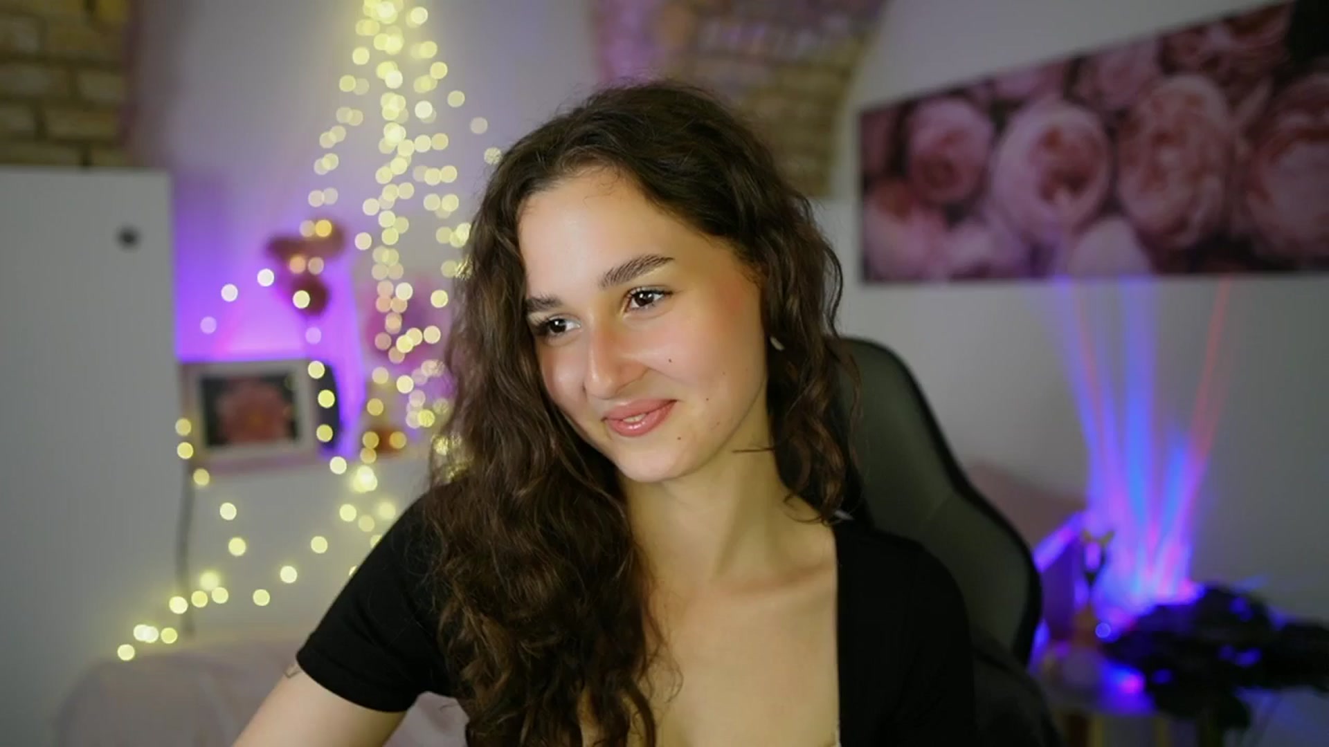 Gallery image thumbnail from Anita_Grey_'s myfreecams stream on, 06/21/2025, 20:39 image 17 of 20