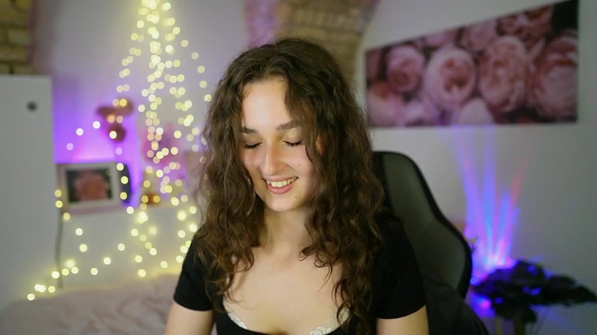 Gallery image thumbnail from Anita_Grey_'s myfreecams stream on, 06/21/2025, 21:34 image 13 of 20