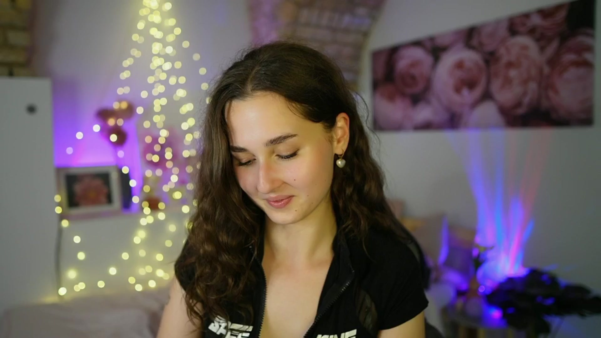 Gallery image thumbnail from Anita_Grey_'s myfreecams stream on, 06/22/2025, 23:05 image 9 of 20