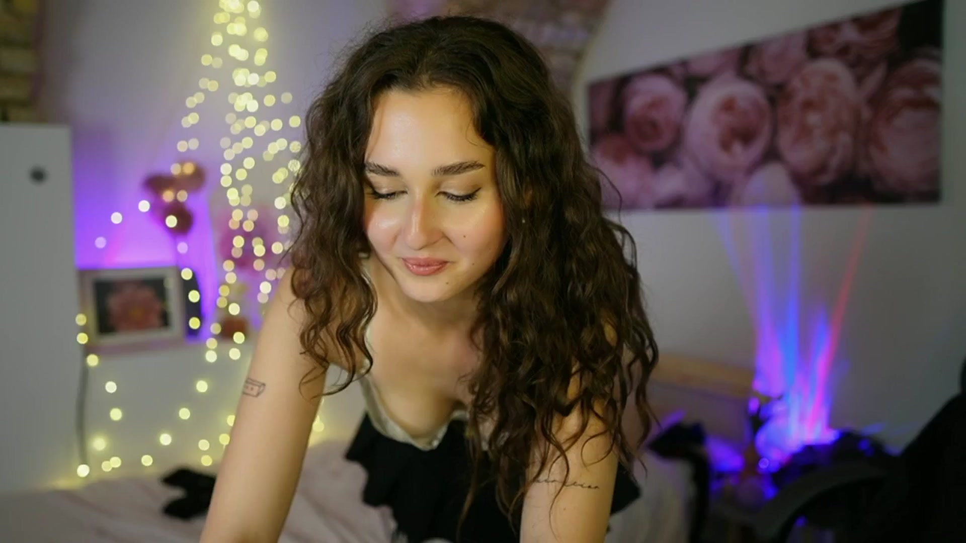 Gallery image thumbnail from Anita_Grey_'s myfreecams stream on, 06/23/2025, 23:36 image 17 of 20