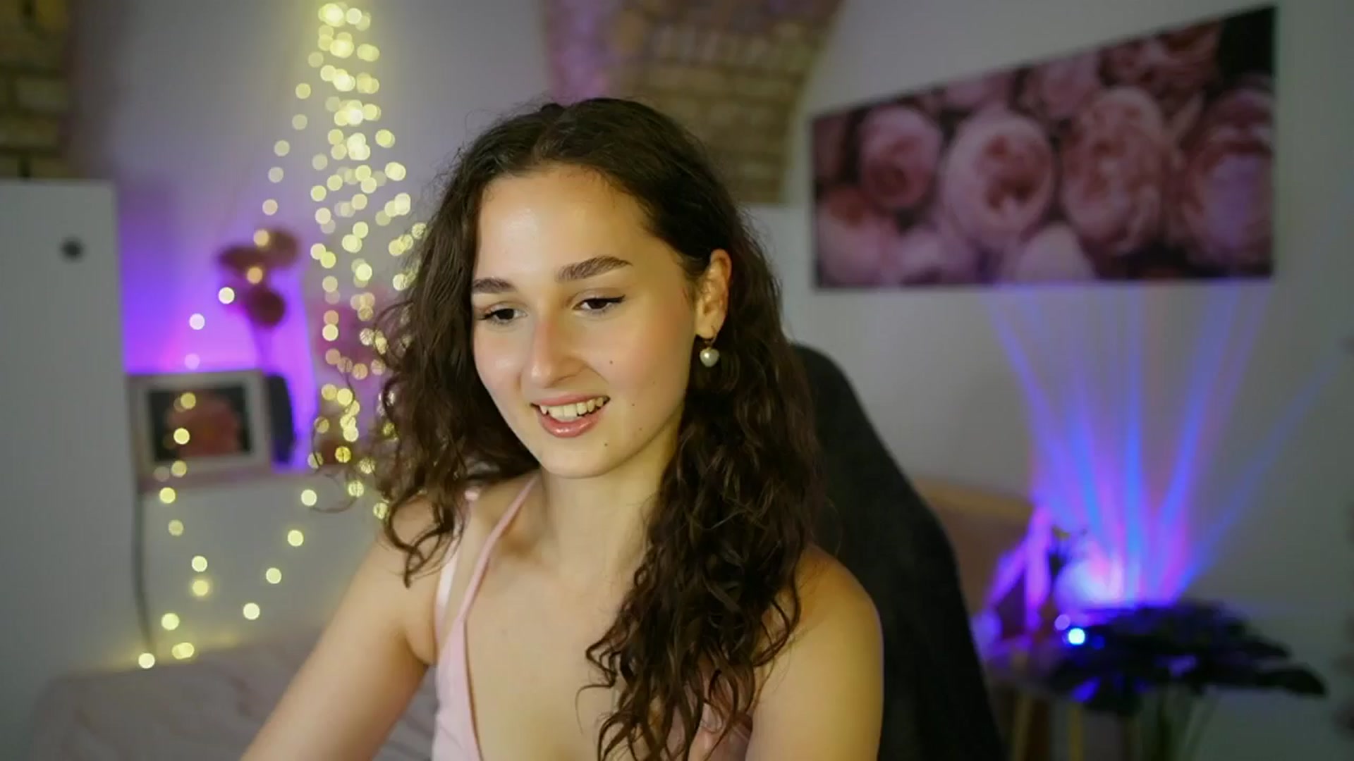 Gallery image thumbnail from Anita_Grey_'s myfreecams stream on, 06/26/2025, 19:31 image 1 of 20