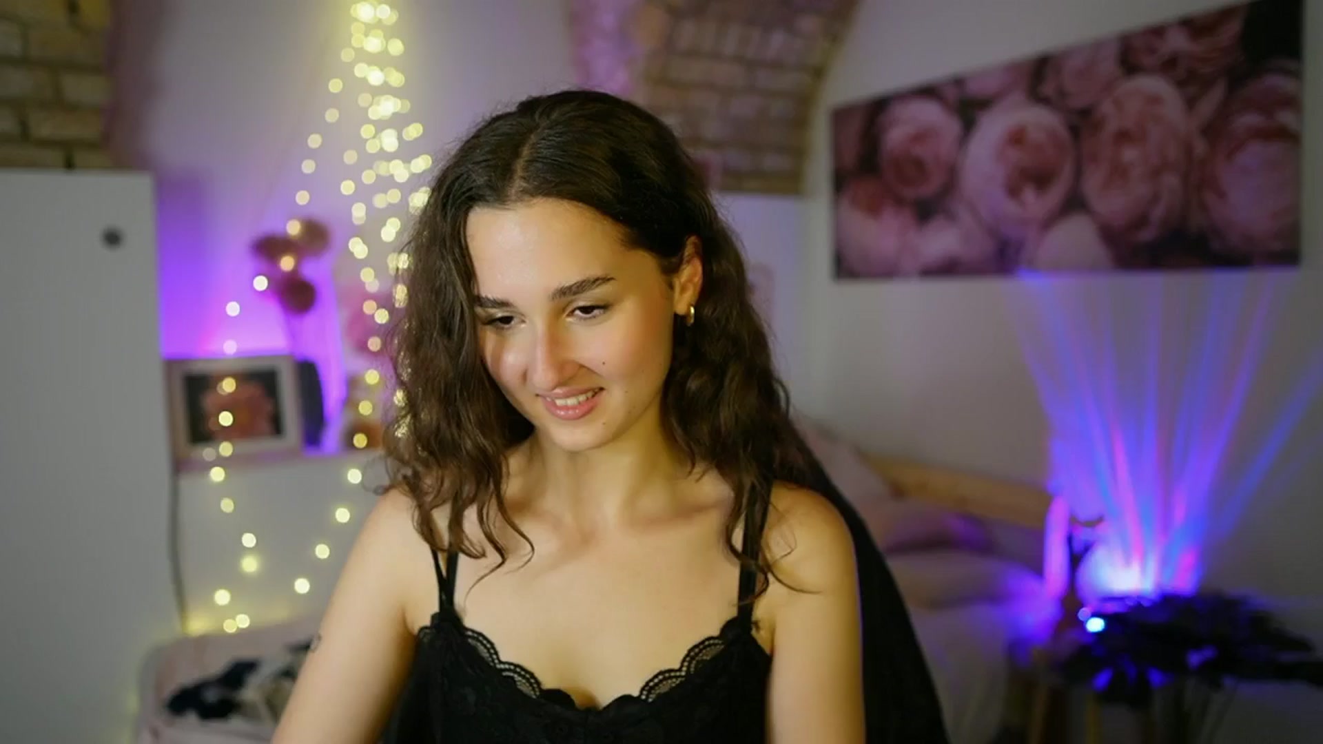 Gallery image thumbnail from Anita_Grey_'s myfreecams stream on, 07/01/2025, 21:31 image 13 of 20