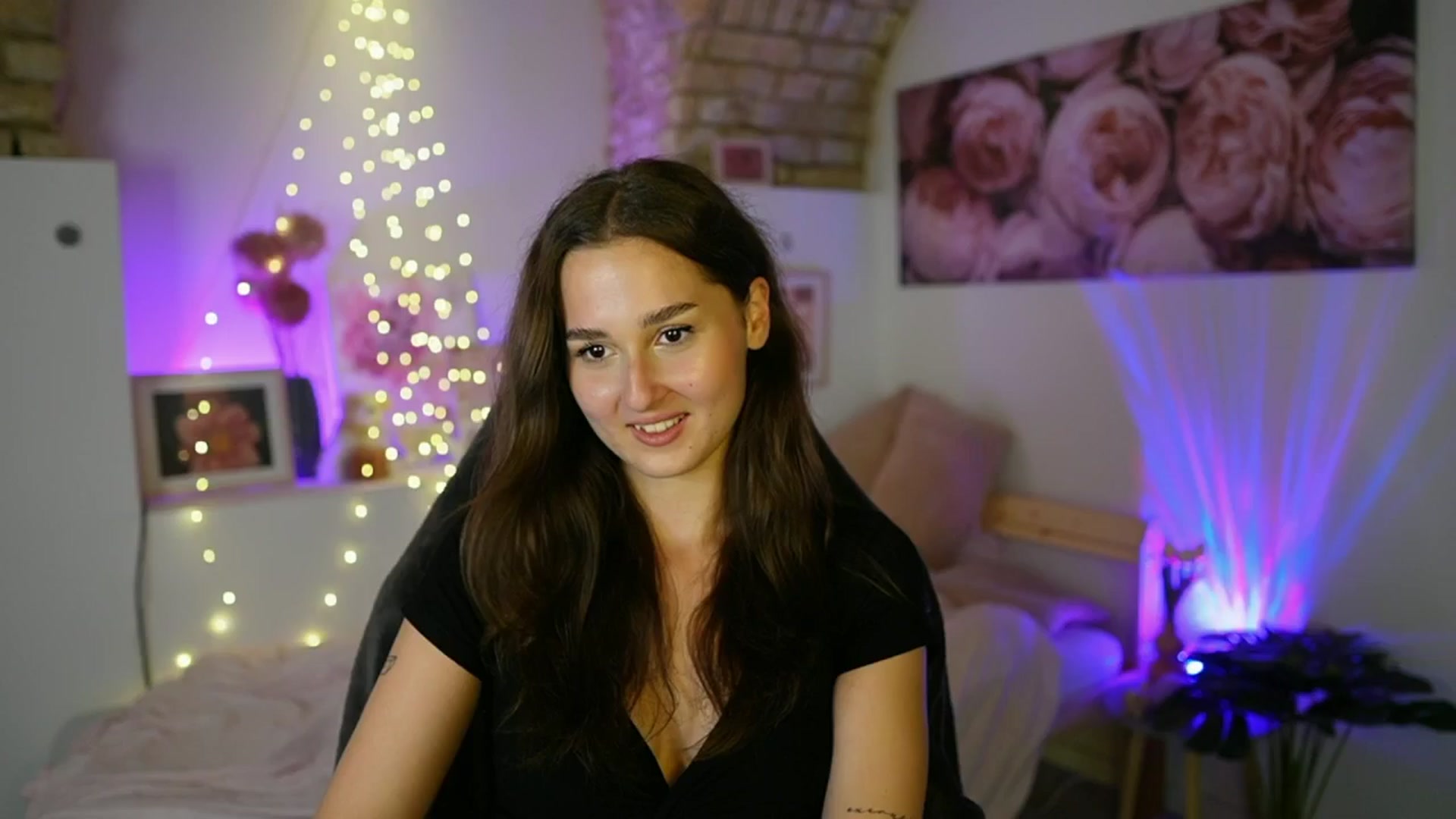 Gallery image thumbnail from Anita_Grey_'s myfreecams stream on, 07/03/2025, 20:57 image 16 of 20