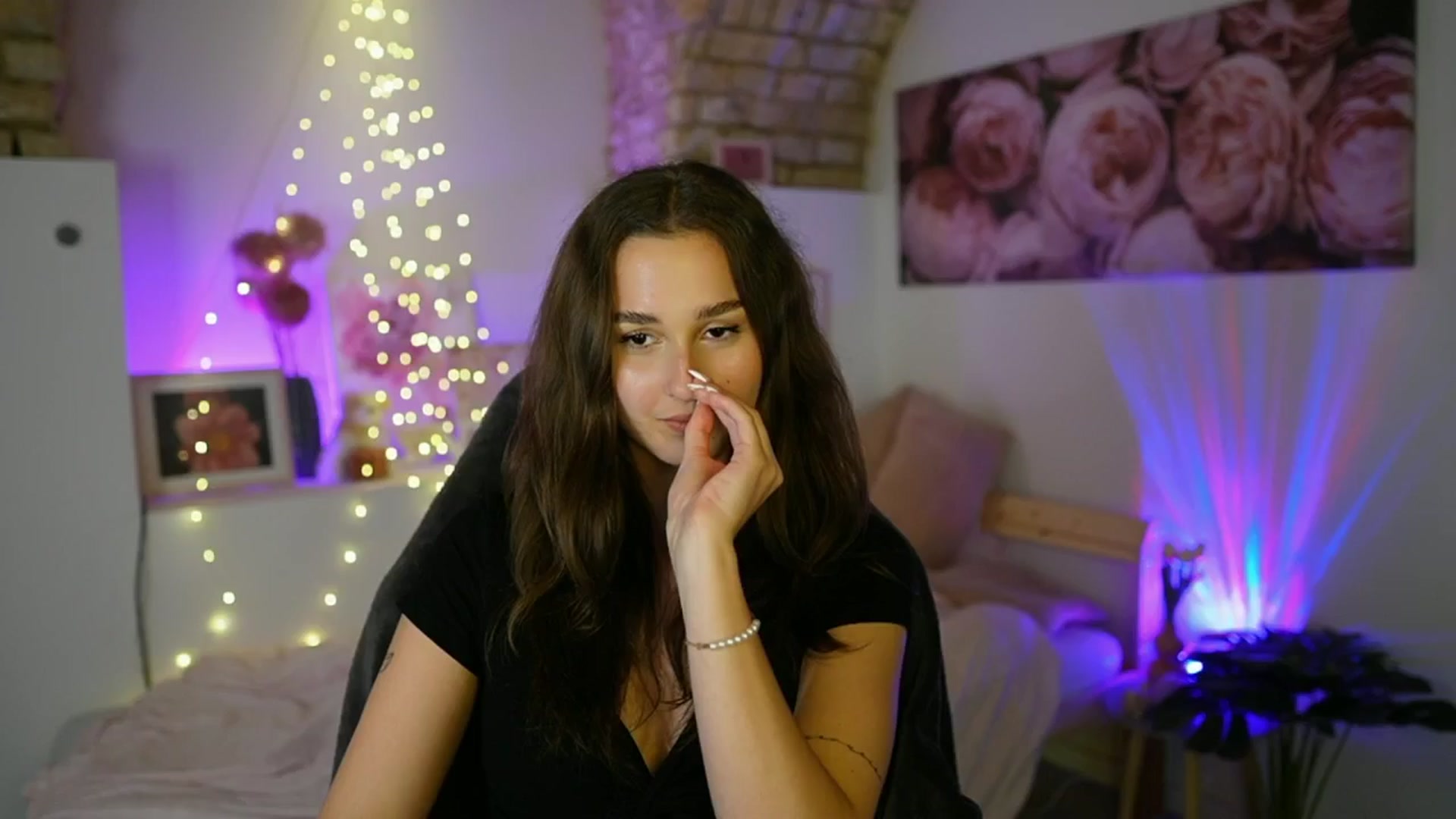 Gallery image thumbnail from Anita_Grey_'s myfreecams stream on, 07/03/2025, 20:57 image 15 of 20