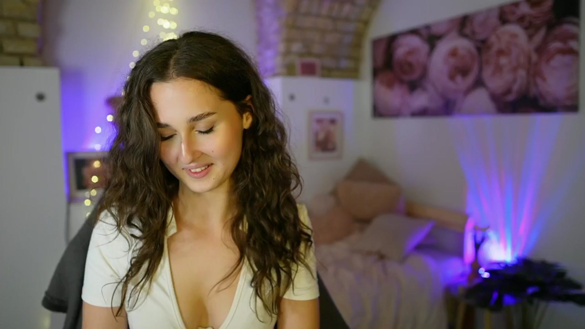 Gallery image thumbnail from Anita_Grey_'s myfreecams stream on, 07/05/2025, 23:15 image 6 of 20