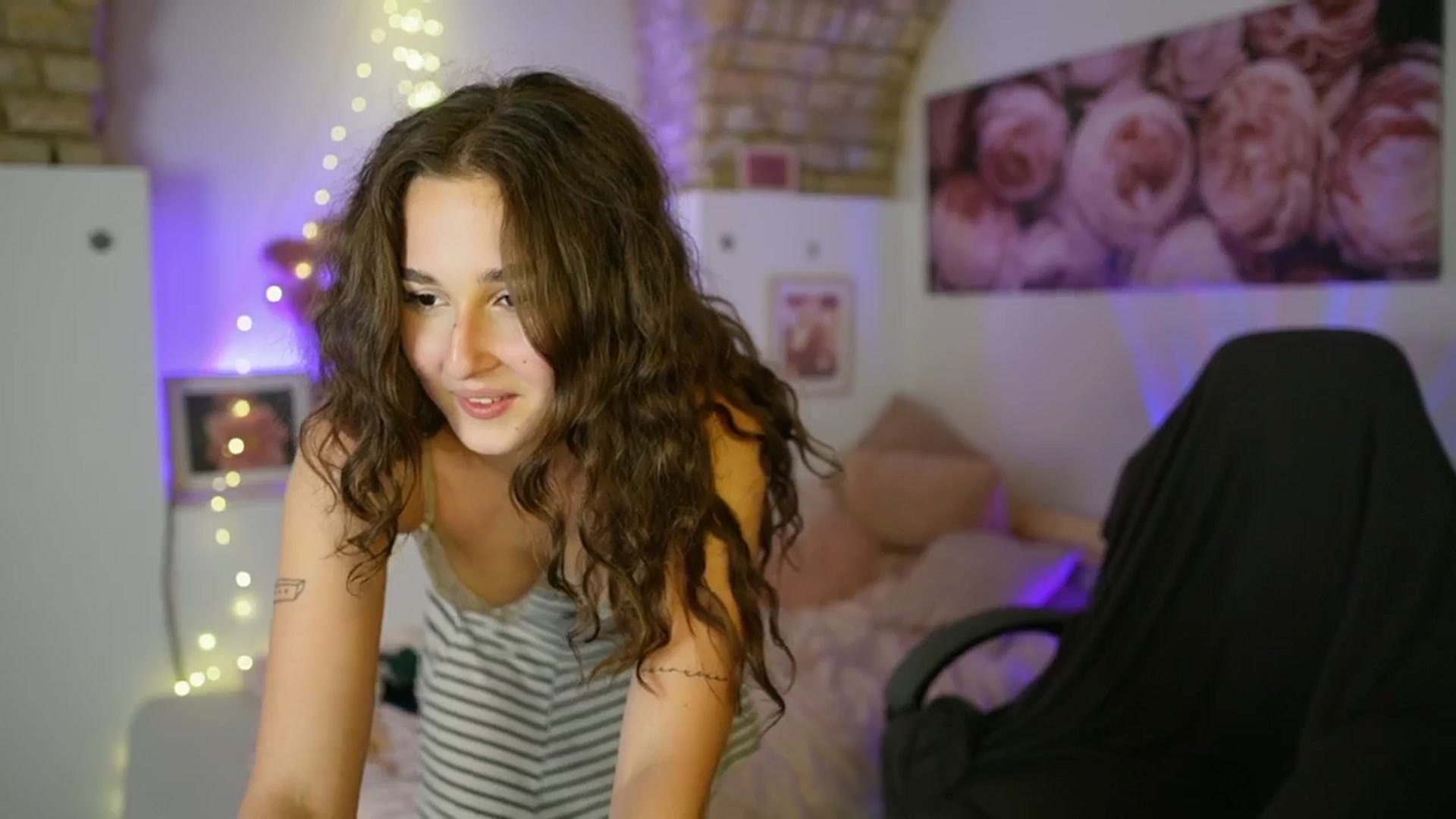 Gallery image thumbnail from Anita_Grey_'s myfreecams stream on, 07/05/2025, 23:15 image 18 of 20