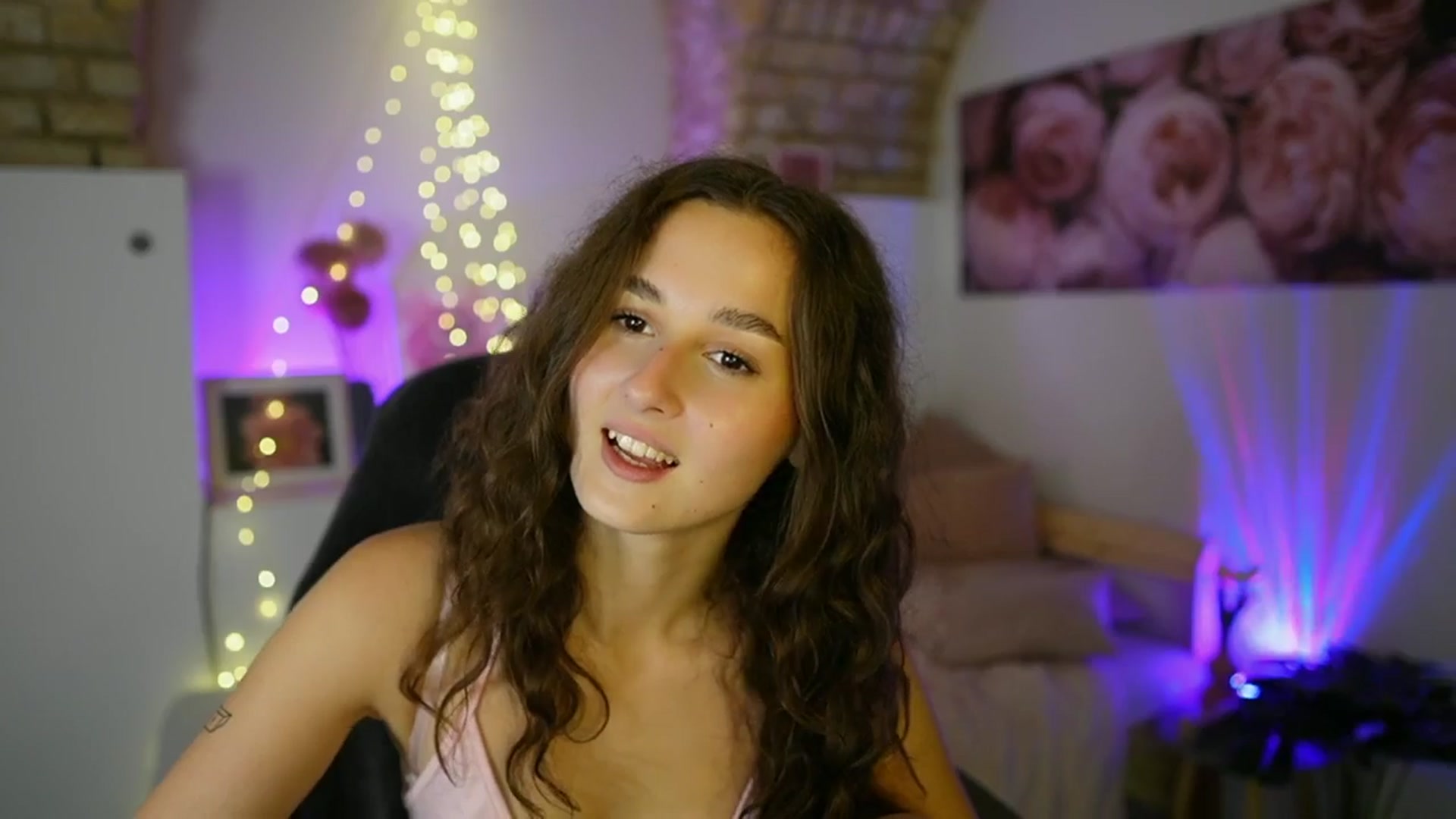 Gallery image thumbnail from Anita_Grey_'s myfreecams stream on, 07/06/2025, 19:44 image 13 of 20