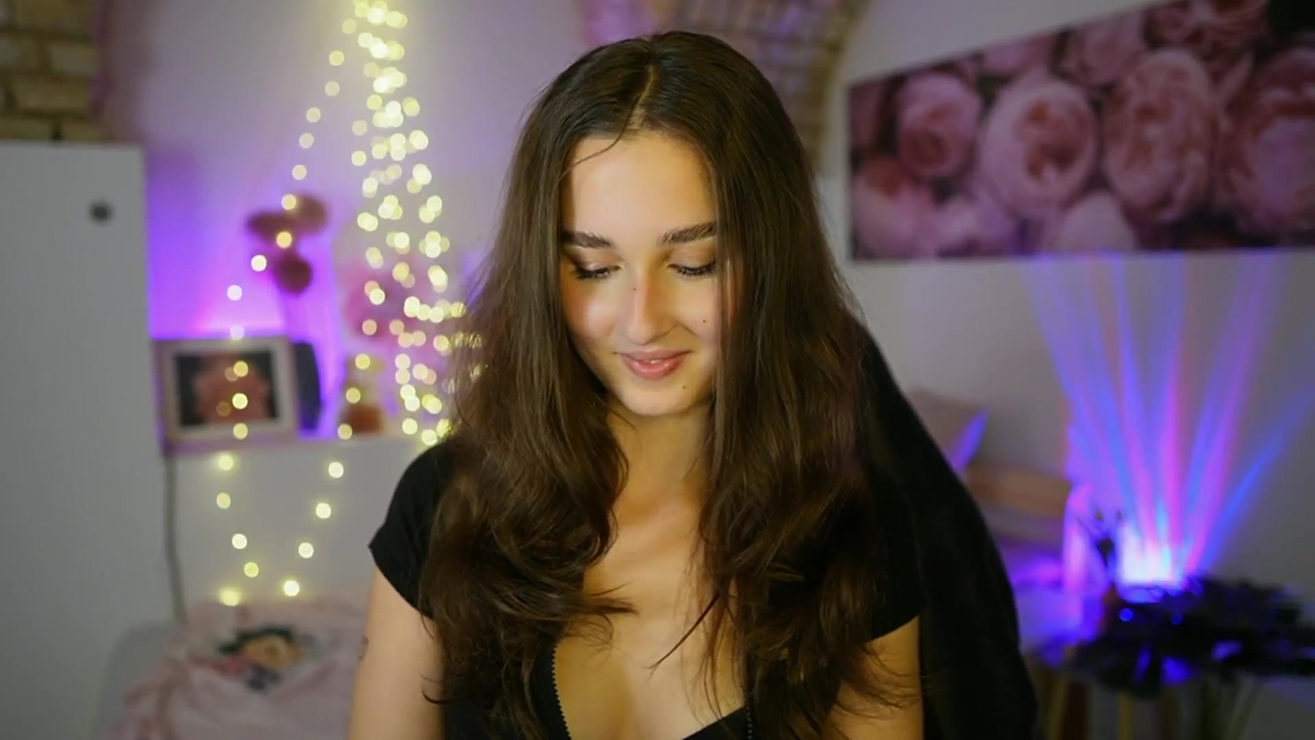 Gallery image thumbnail from Anita_Grey_'s myfreecams stream on, 07/08/2025, 22:57 image 13 of 20