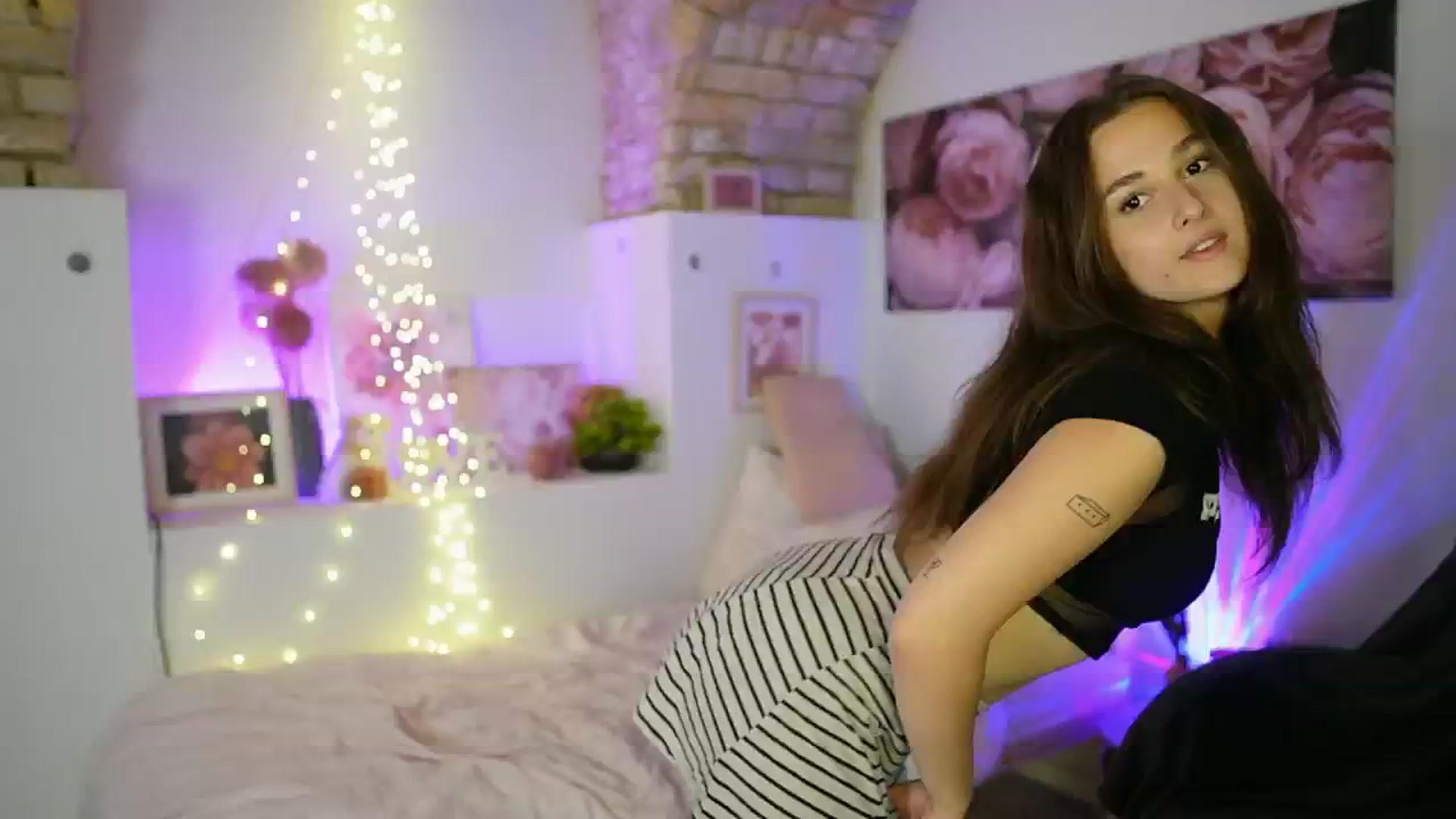 Gallery image thumbnail from Anita_Grey_'s myfreecams stream on, 07/20/2025, 21:20 image 2 of 20