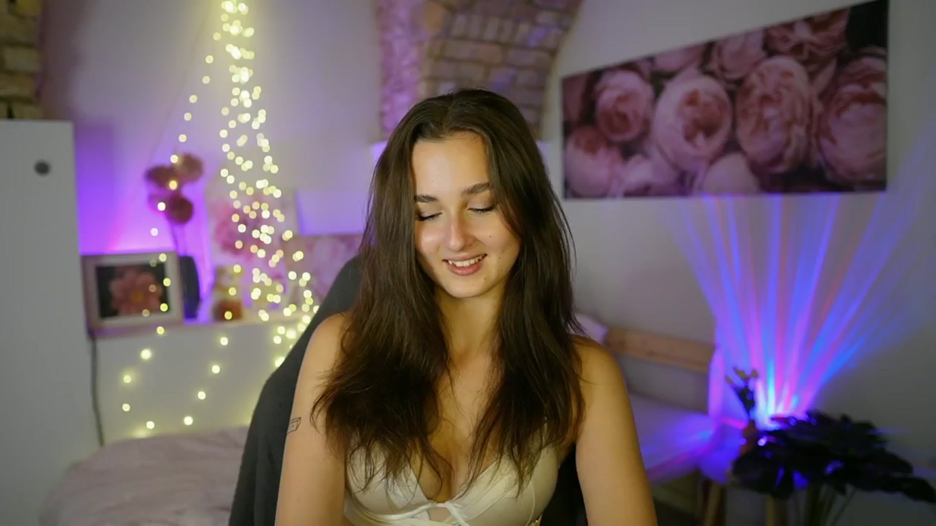 Gallery image thumbnail from Anita_Grey_'s myfreecams stream on, 07/21/2025, 19:05 image 7 of 20