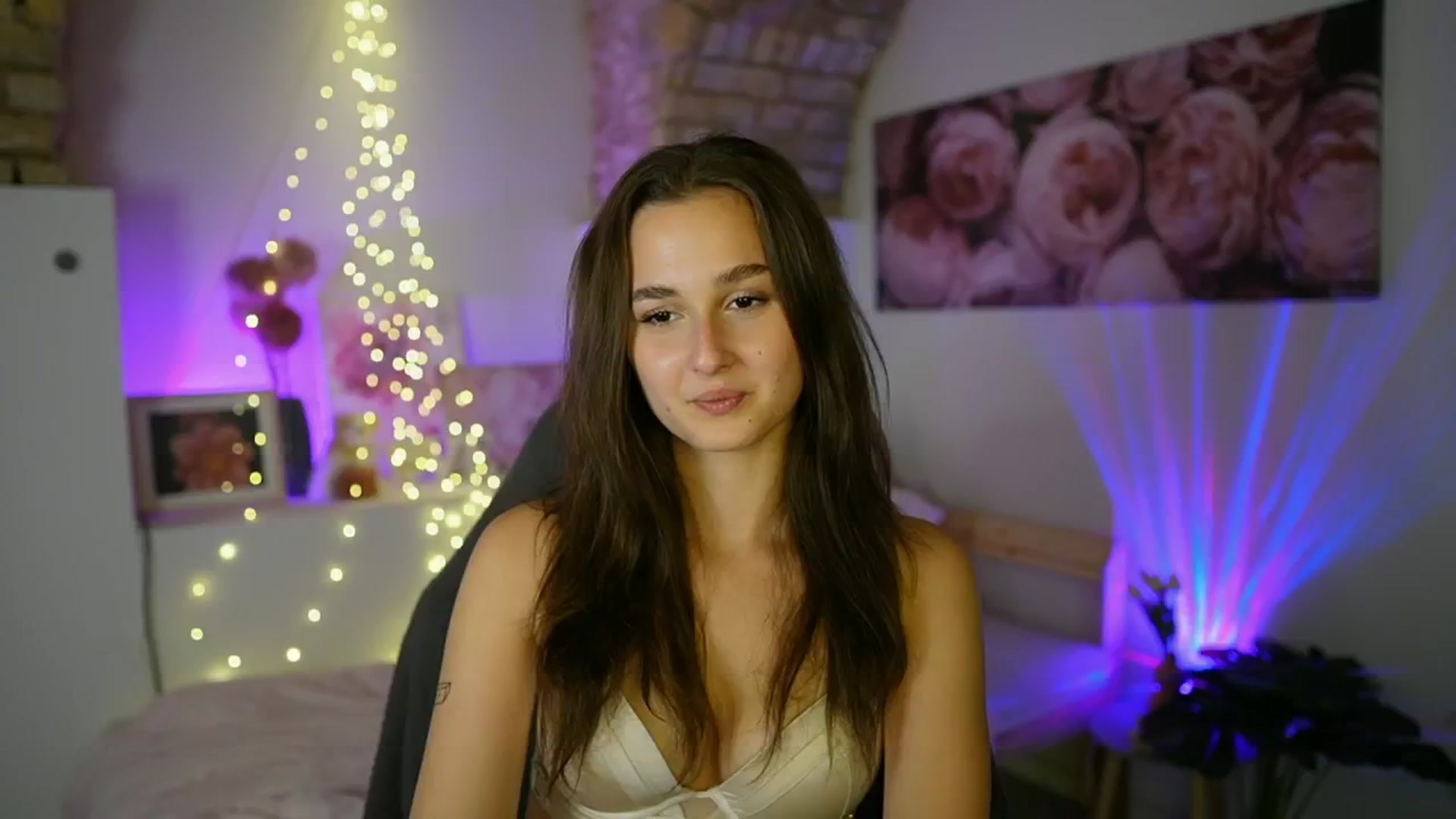 Gallery image thumbnail from Anita_Grey_'s myfreecams stream on, 07/21/2025, 19:05 image 8 of 20