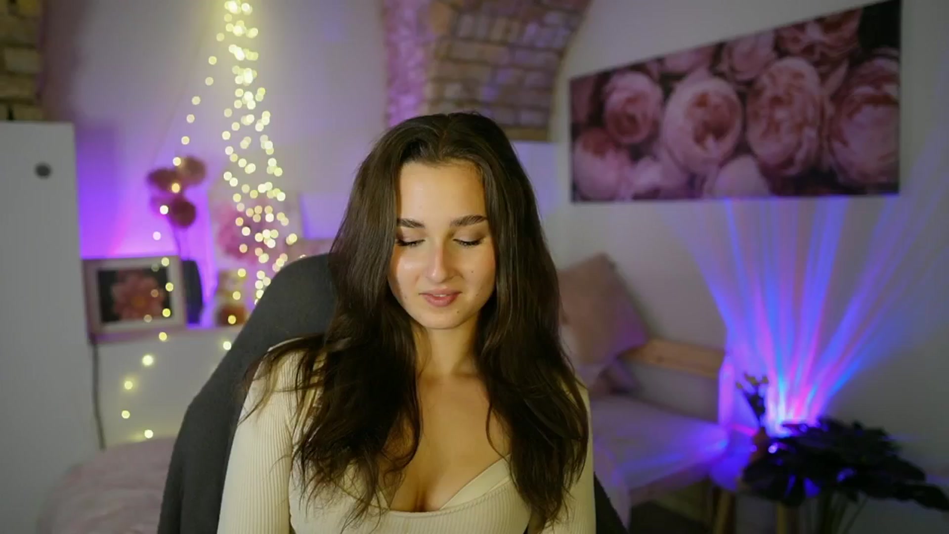 Gallery image thumbnail from Anita_Grey_'s myfreecams stream on, 07/21/2025, 19:44 image 8 of 20