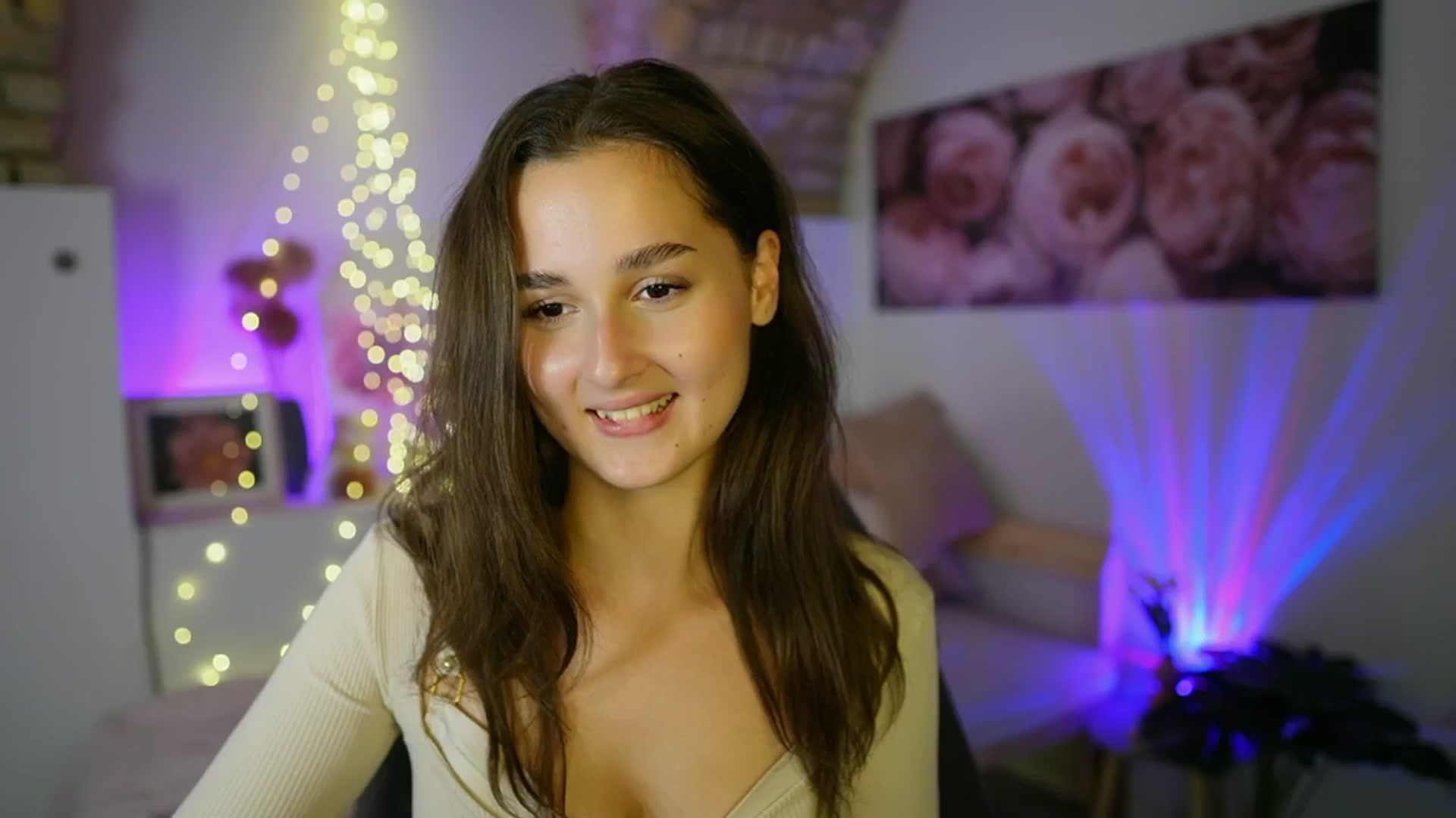 Gallery image thumbnail from Anita_Grey_'s myfreecams stream on, 07/21/2025, 21:14 image 9 of 20