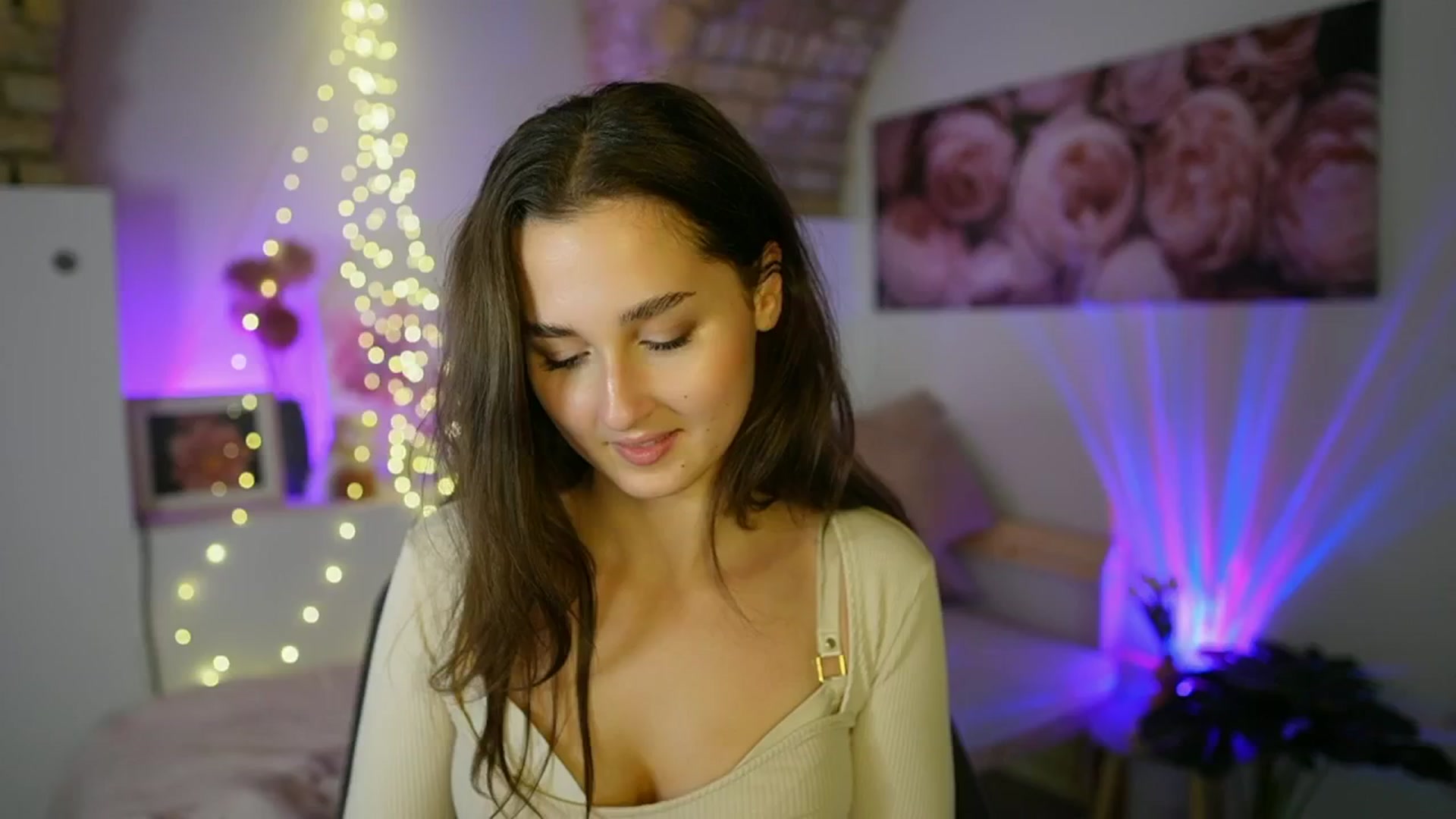 Gallery image thumbnail from Anita_Grey_'s myfreecams stream on, 07/21/2025, 21:14 image 1 of 20