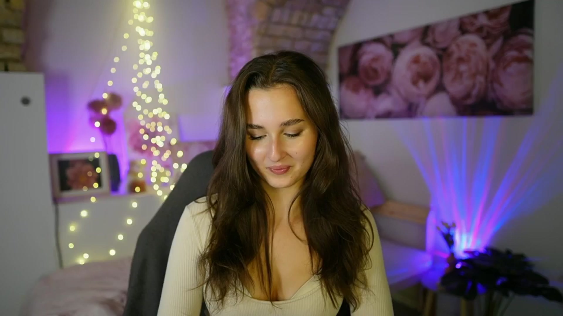 Gallery image thumbnail from Anita_Grey_'s myfreecams stream on, 07/21/2025, 22:29 image 12 of 20