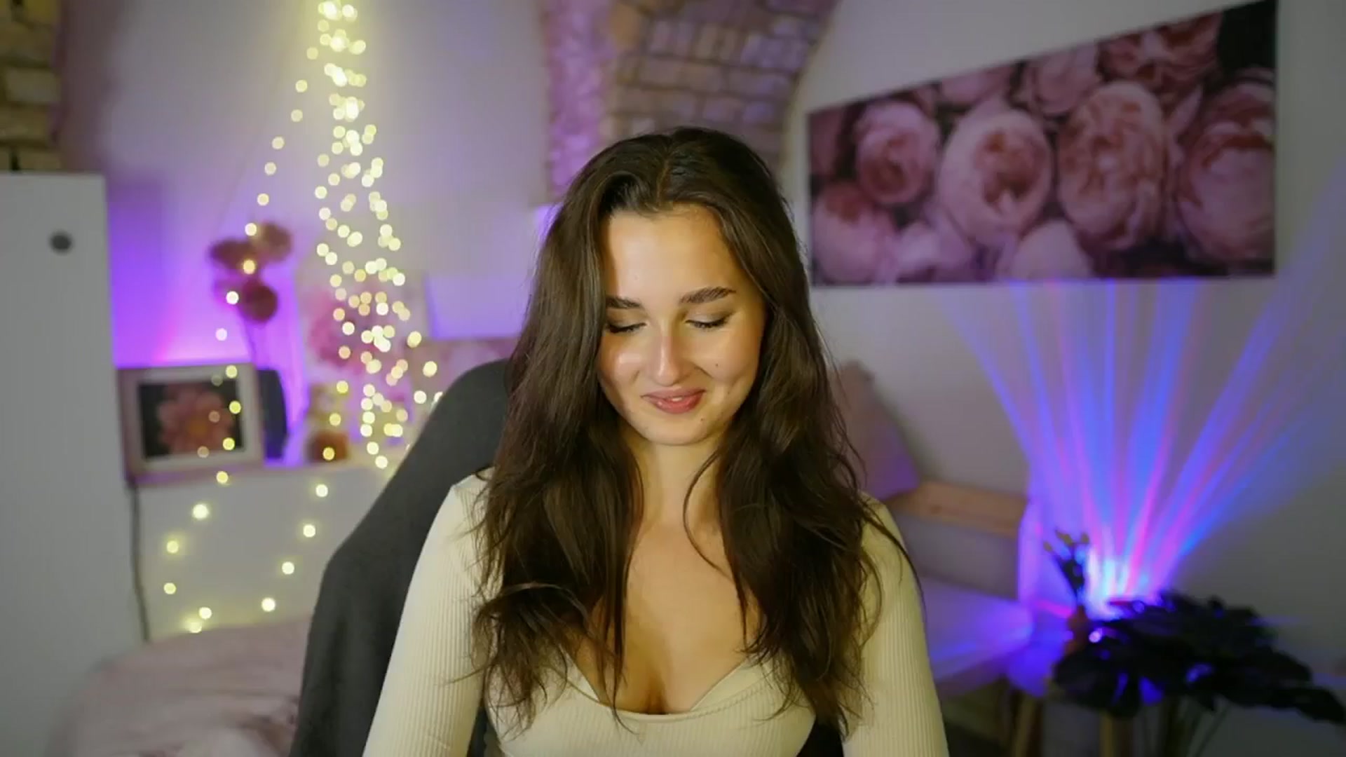 Gallery image thumbnail from Anita_Grey_'s myfreecams stream on, 07/21/2025, 22:29 image 11 of 20