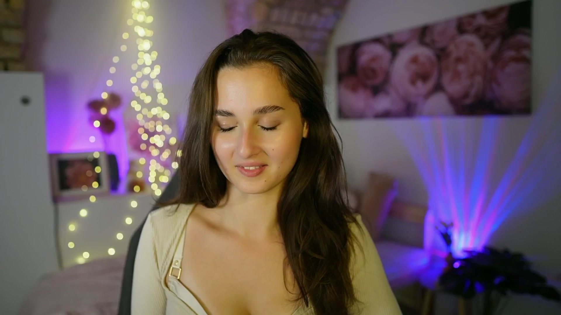 Gallery image thumbnail from Anita_Grey_'s myfreecams stream on, 07/21/2025, 23:08 image 1 of 20
