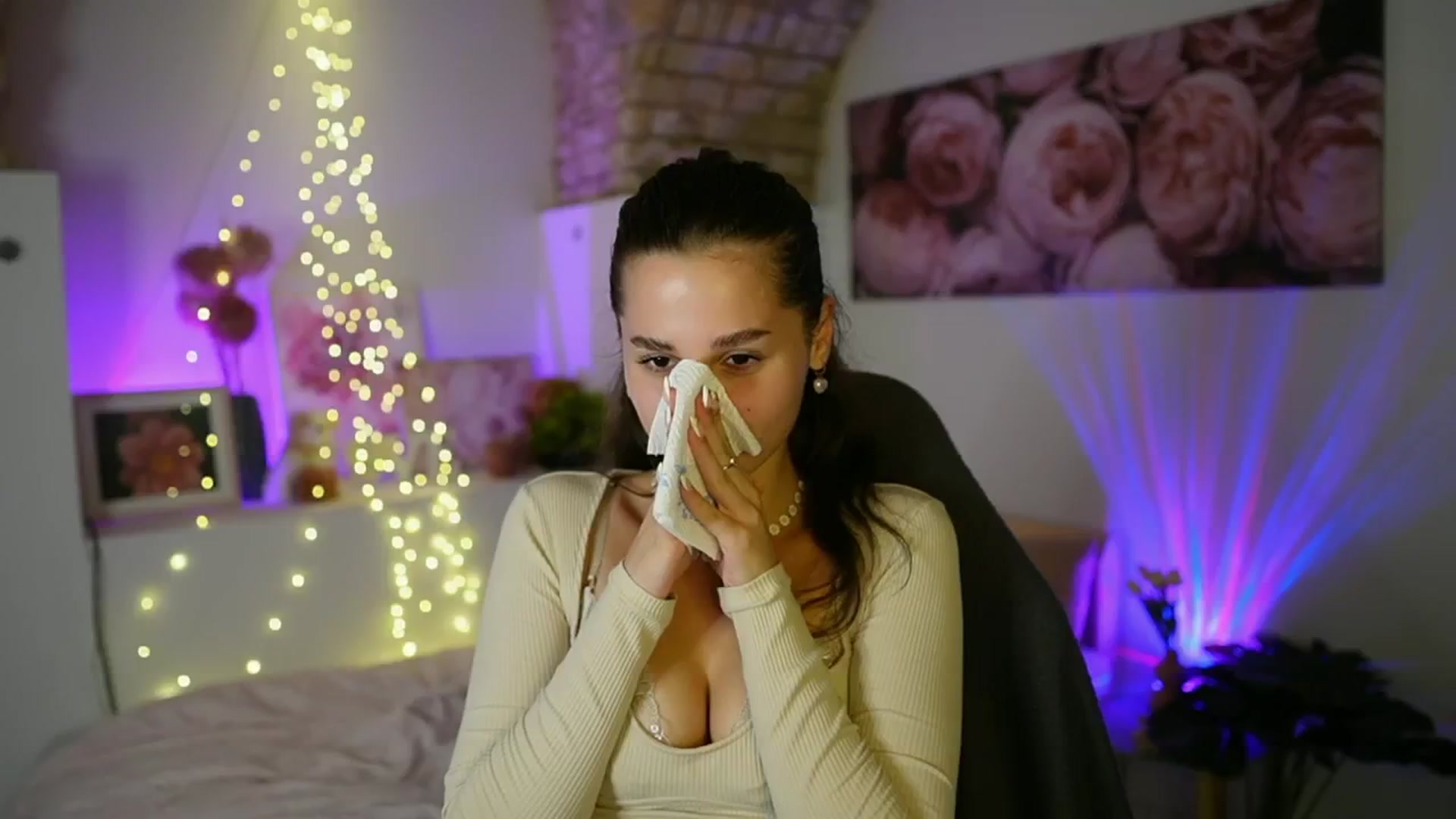 Gallery image thumbnail from Anita_Grey_'s myfreecams stream on, 07/22/2025, 19:23 image 15 of 20