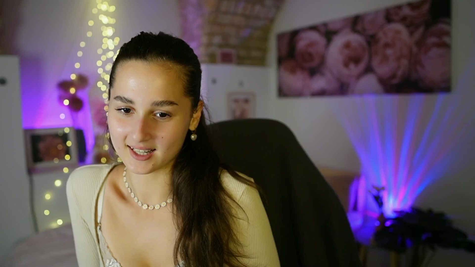 Gallery image thumbnail from Anita_Grey_'s myfreecams stream on, 07/22/2025, 19:23 image 13 of 20