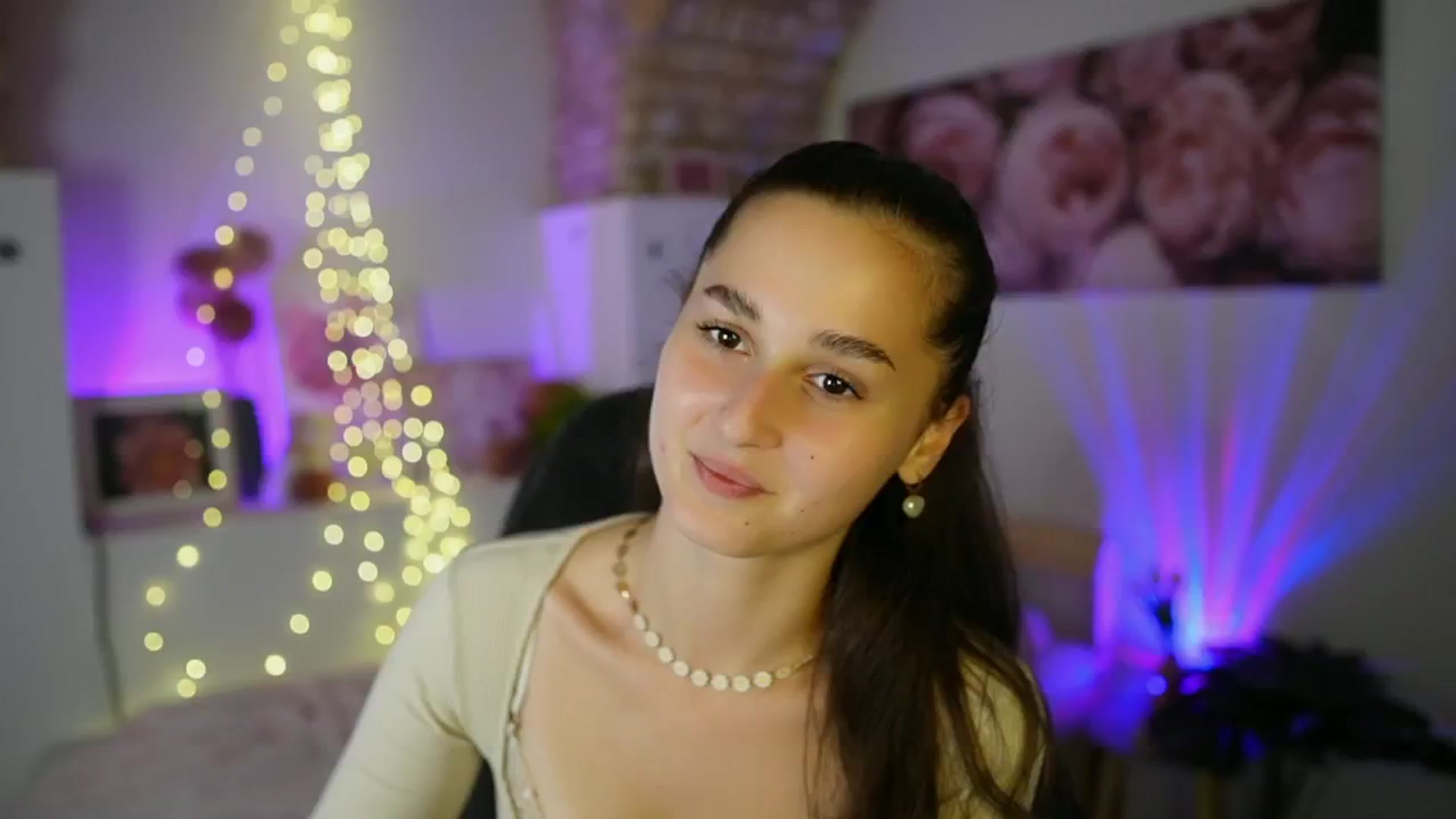 Gallery image thumbnail from Anita_Grey_'s myfreecams stream on, 07/22/2025, 21:48 image 6 of 20