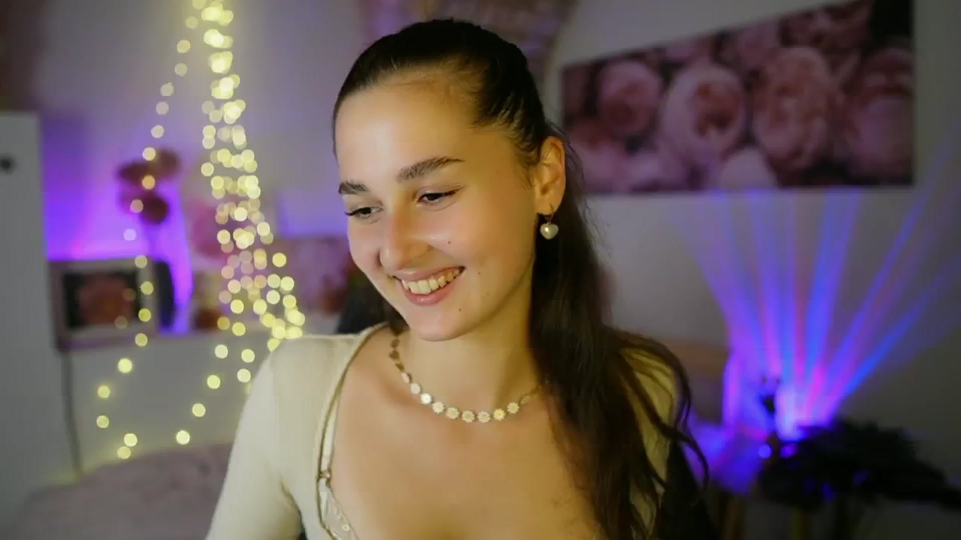 Gallery image thumbnail from Anita_Grey_'s myfreecams stream on, 07/22/2025, 21:48 image 7 of 20