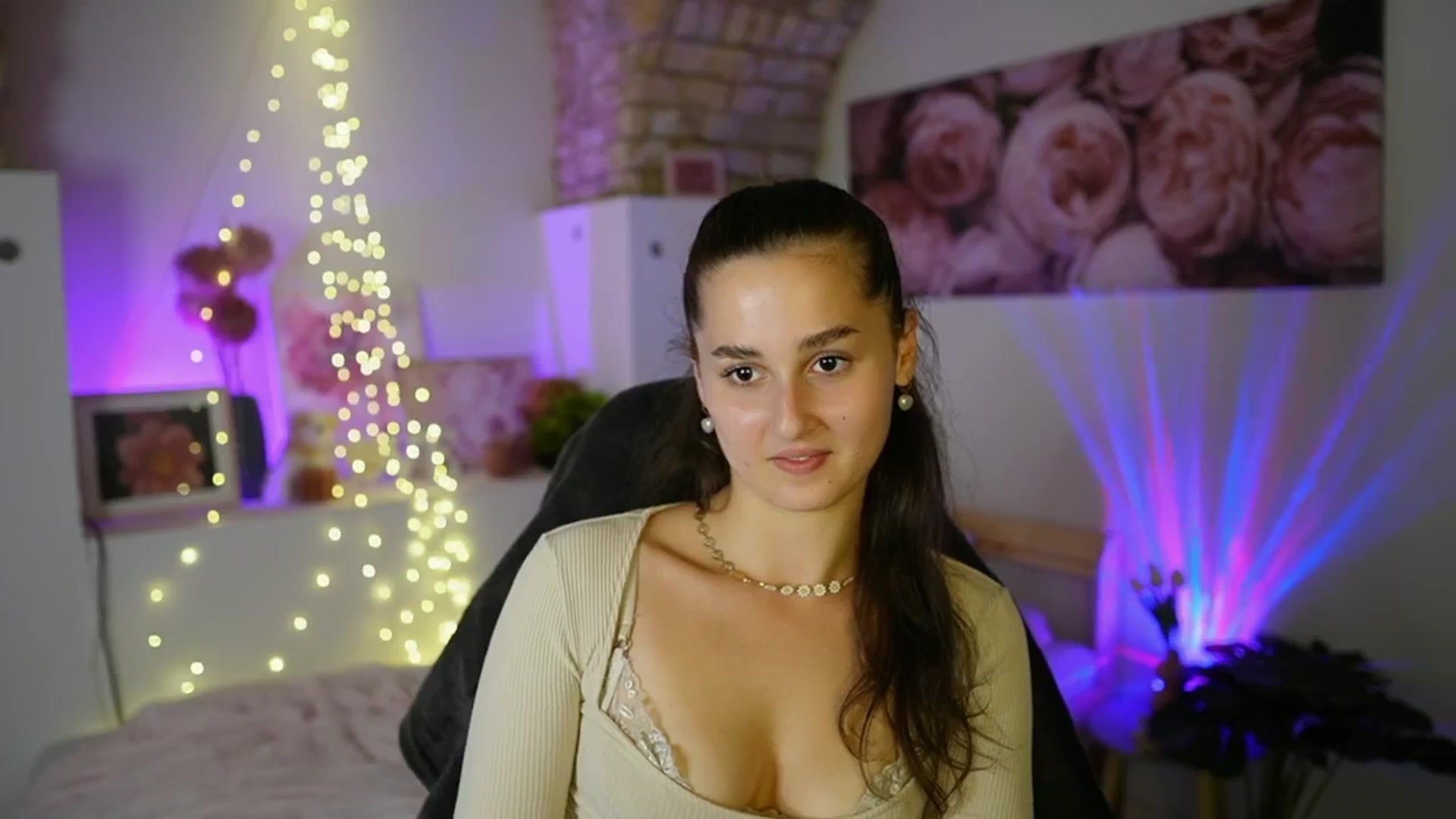 Gallery image thumbnail from Anita_Grey_'s myfreecams stream on, 07/22/2025, 21:48 image 19 of 20