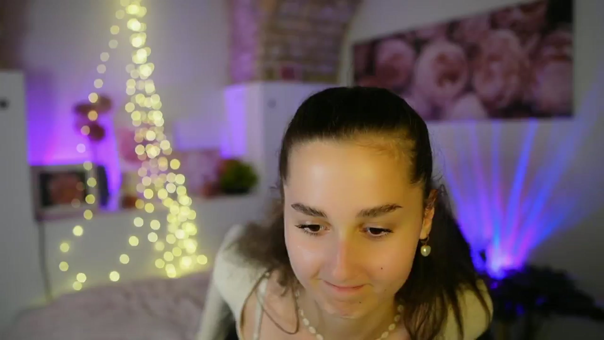 Gallery image thumbnail from Anita_Grey_'s myfreecams stream on, 07/22/2025, 23:03 image 12 of 20