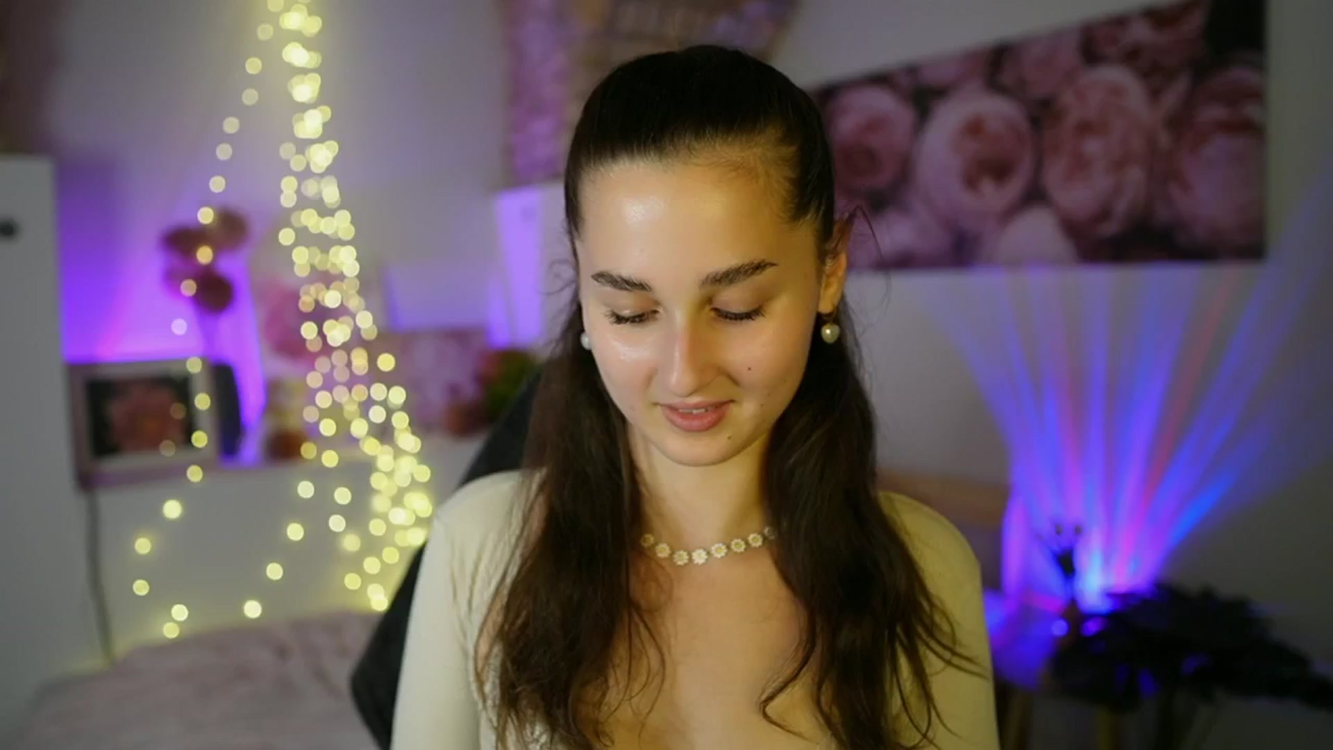 Gallery image thumbnail from Anita_Grey_'s myfreecams stream on, 07/22/2025, 23:03 image 1 of 20