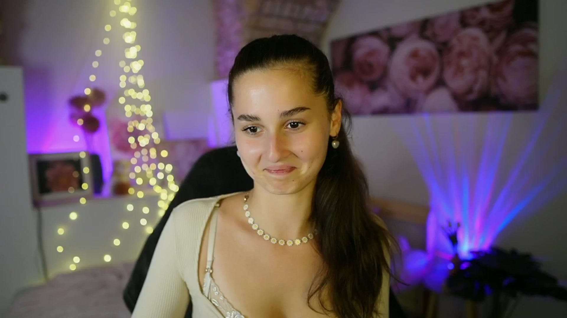 Gallery image thumbnail from Anita_Grey_'s myfreecams stream on, 07/22/2025, 23:27 image 9 of 20