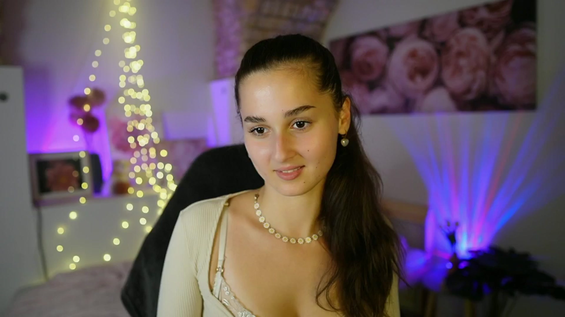 Gallery image thumbnail from Anita_Grey_'s myfreecams stream on, 07/22/2025, 23:27 image 7 of 20