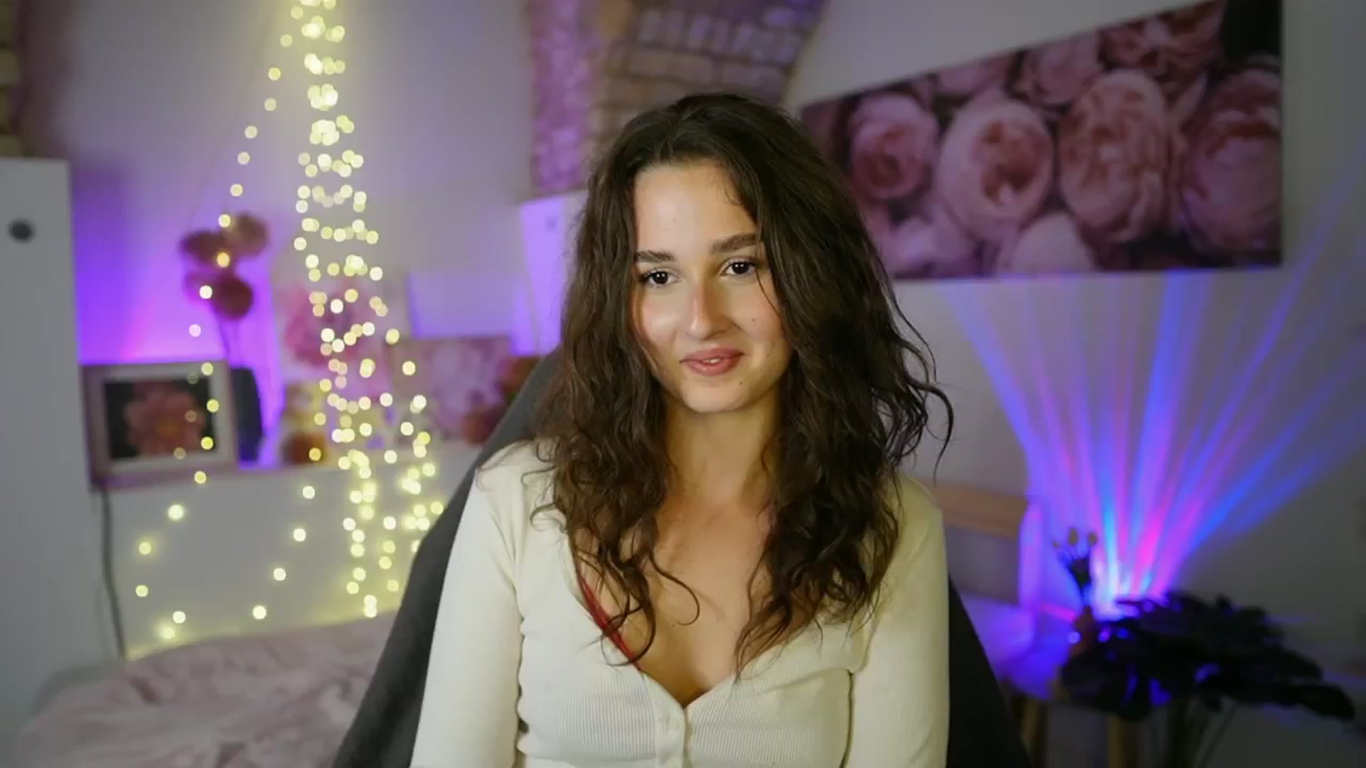 Gallery image thumbnail from Anita_Grey_'s myfreecams stream on, 07/25/2025, 22:11 image 3 of 20