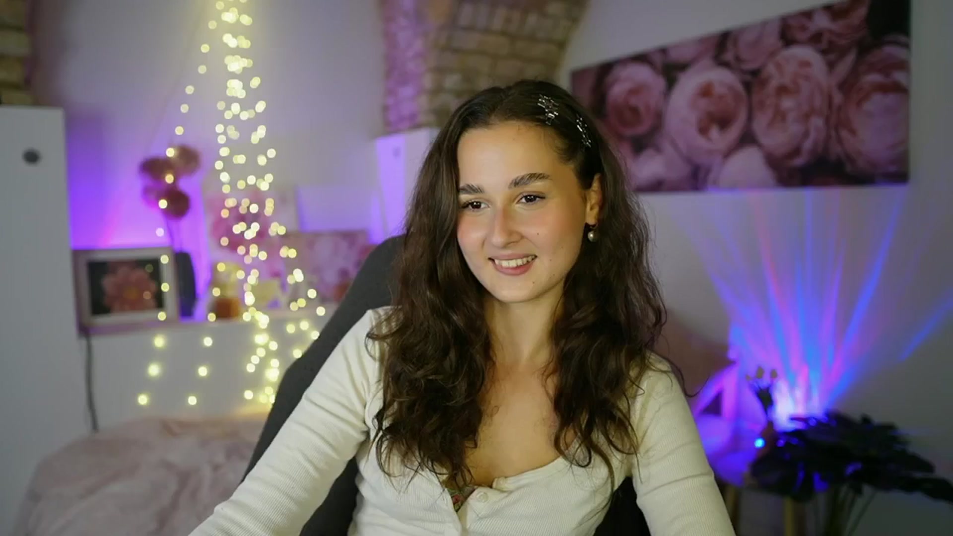 Gallery image thumbnail from Anita_Grey_'s myfreecams stream on, 07/28/2025, 19:43 image 12 of 20
