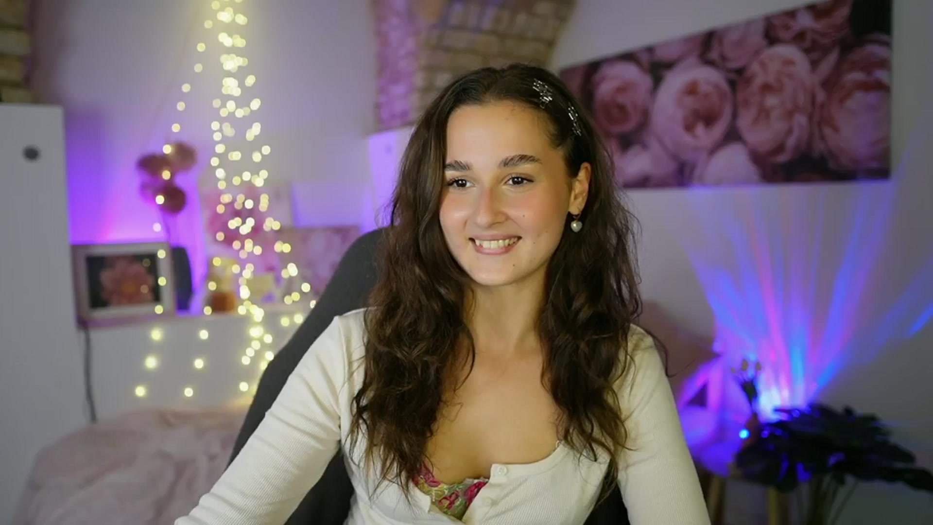 Gallery image thumbnail from Anita_Grey_'s myfreecams stream on, 07/28/2025, 19:43 image 5 of 20