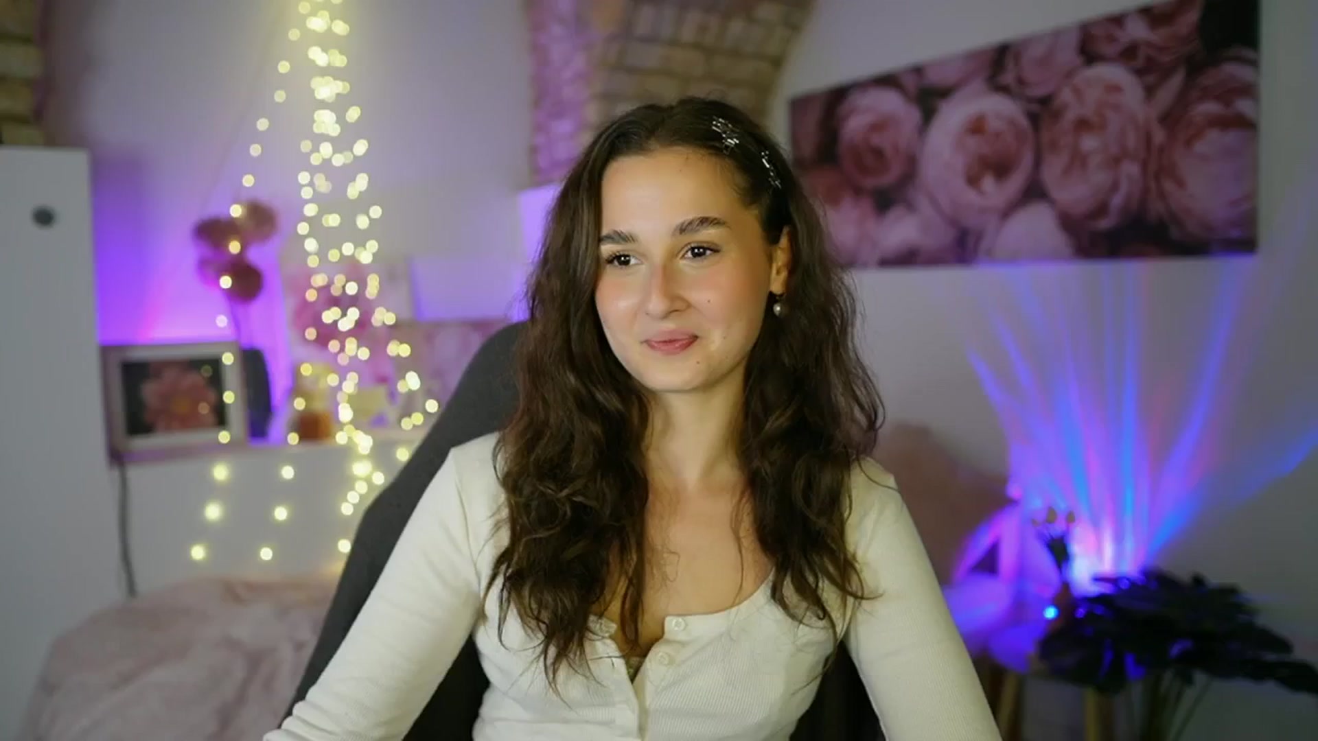 Gallery image thumbnail from Anita_Grey_'s myfreecams stream on, 07/28/2025, 19:43 image 15 of 20