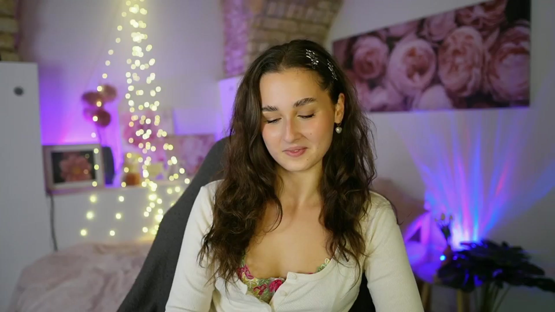 Gallery image thumbnail from Anita_Grey_'s myfreecams stream on, 07/28/2025, 19:43 image 4 of 20