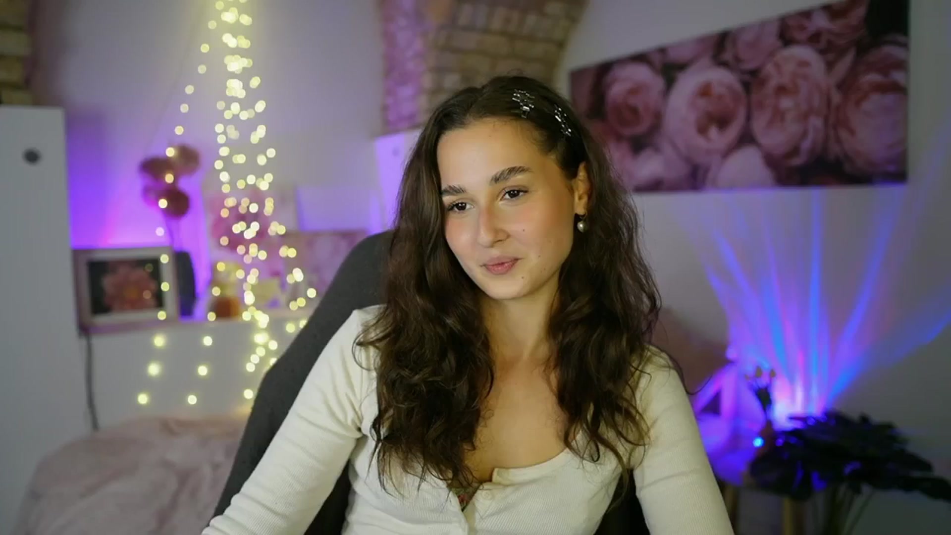 Gallery image thumbnail from Anita_Grey_'s myfreecams stream on, 07/28/2025, 19:43 image 10 of 20