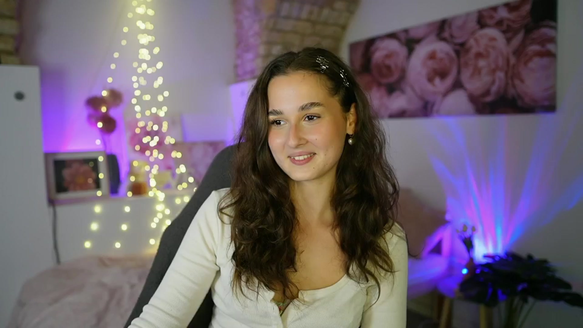 Gallery image thumbnail from Anita_Grey_'s myfreecams stream on, 07/28/2025, 19:43 image 13 of 20