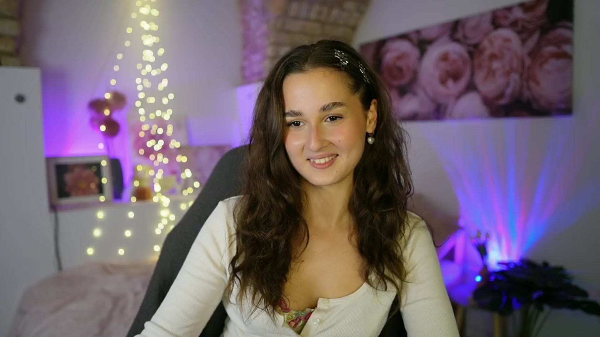 Gallery image thumbnail from Anita_Grey_'s myfreecams stream on, 07/28/2025, 19:43 image 7 of 20