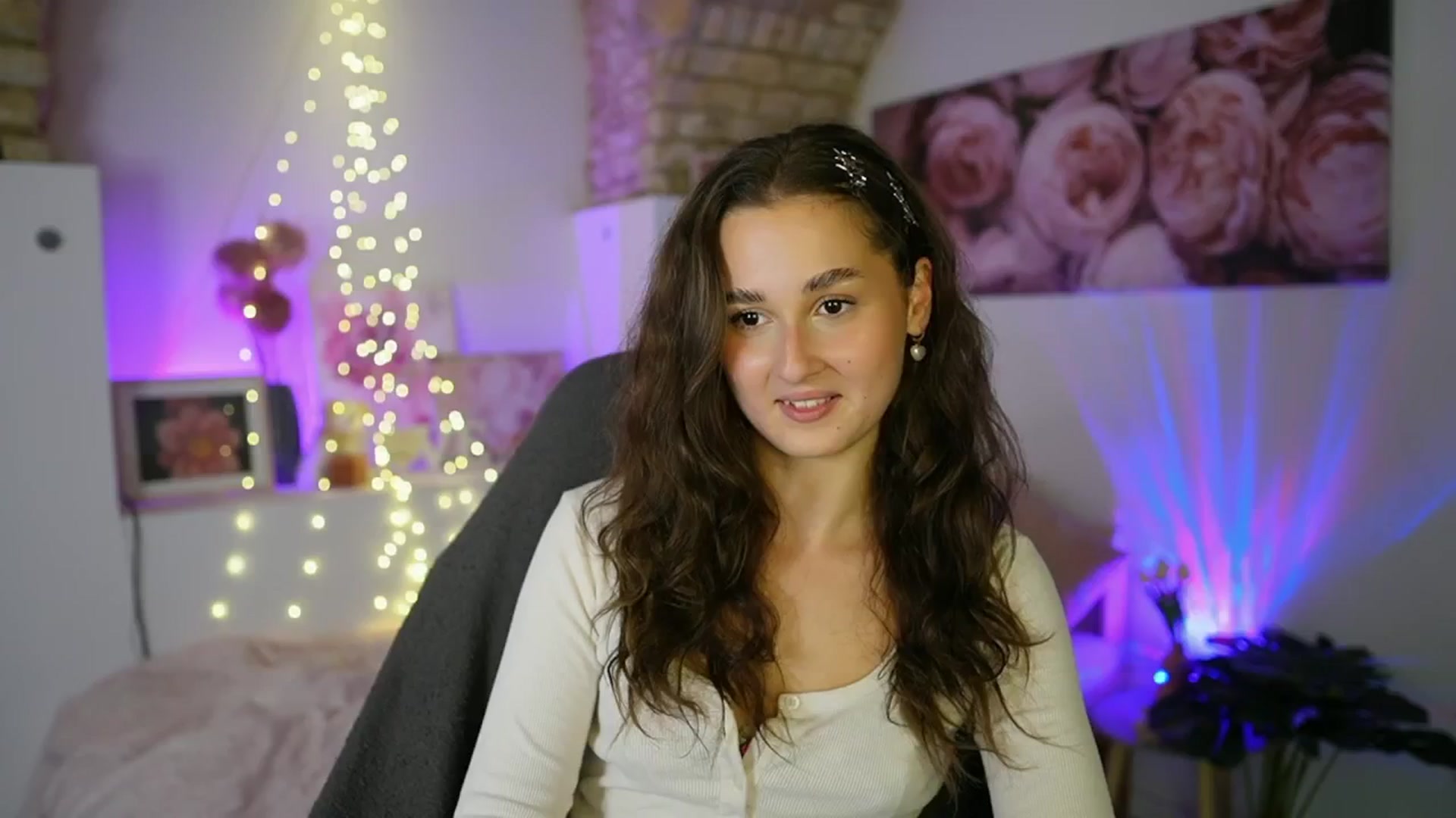Gallery image thumbnail from Anita_Grey_'s myfreecams stream on, 07/28/2025, 20:12 image 2 of 20