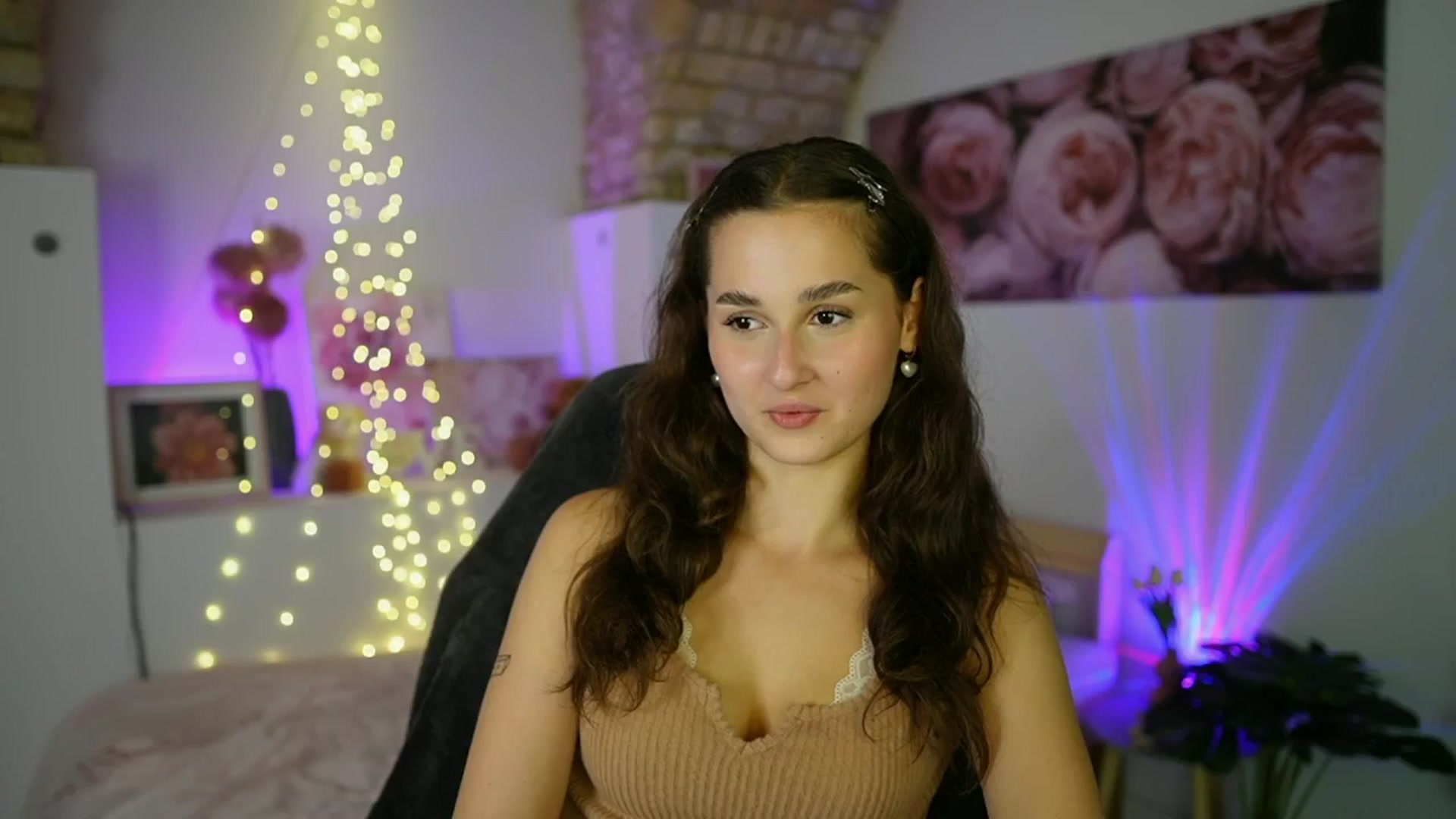 Gallery image thumbnail from Anita_Grey_'s myfreecams stream on, 07/29/2025, 19:15 image 11 of 20