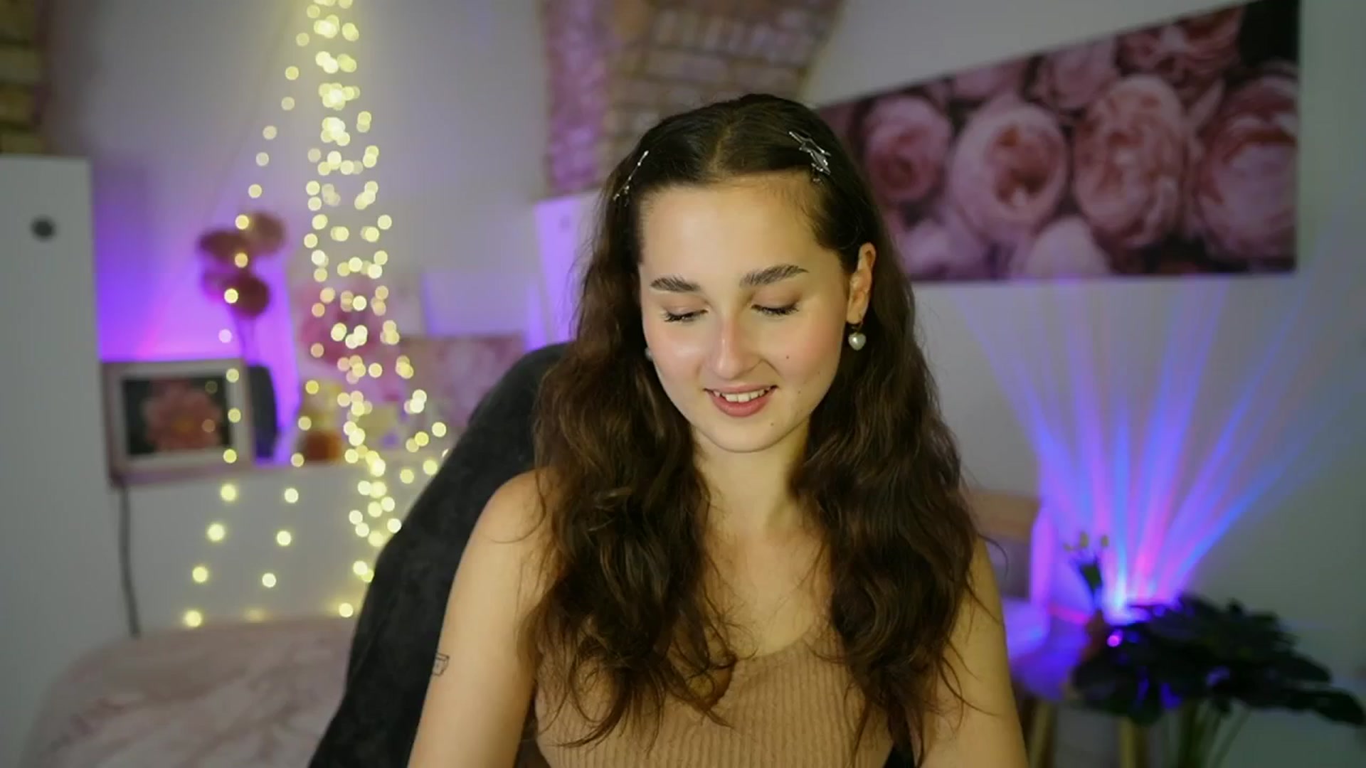 Gallery image thumbnail from Anita_Grey_'s myfreecams stream on, 07/29/2025, 19:15 image 2 of 20
