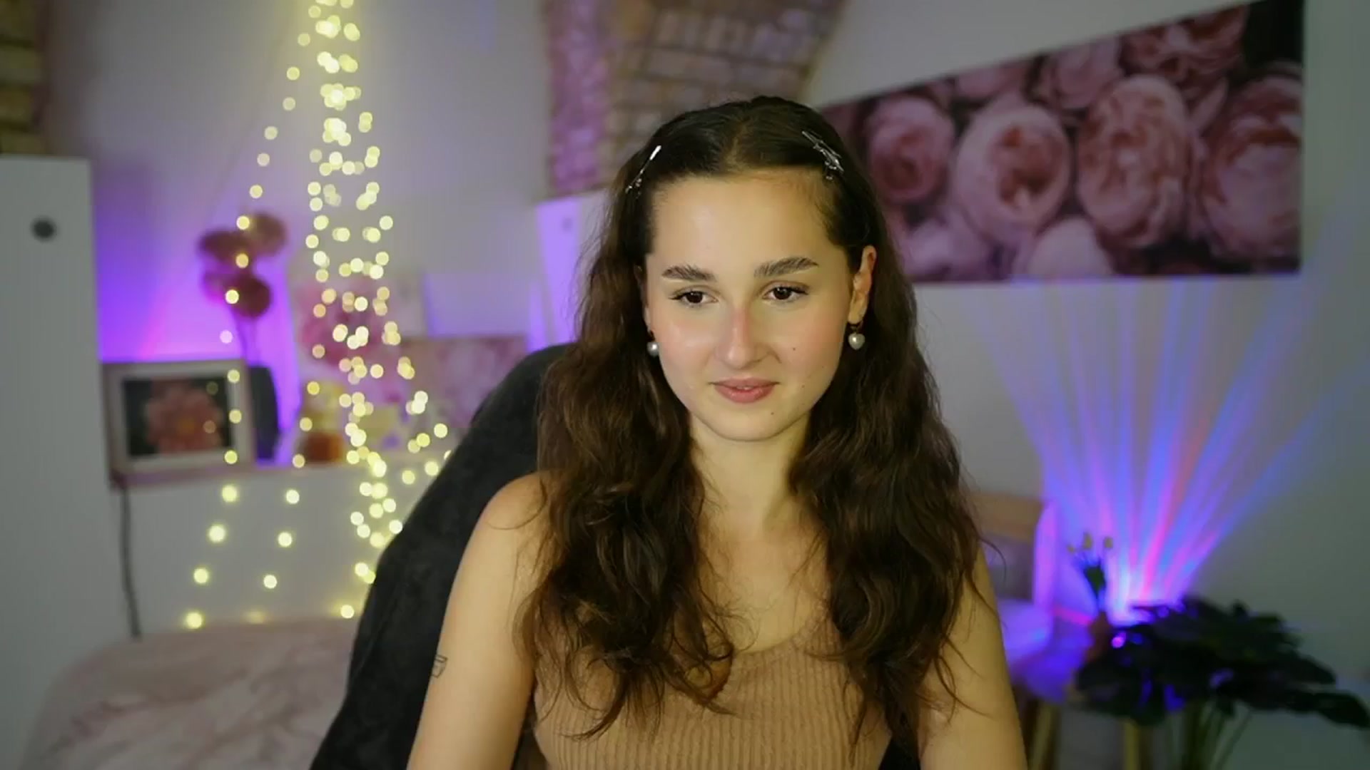 Gallery image thumbnail from Anita_Grey_'s myfreecams stream on, 07/29/2025, 19:15 image 3 of 20