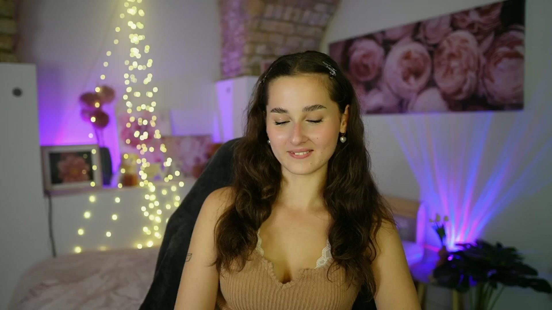 Gallery image thumbnail from Anita_Grey_'s myfreecams stream on, 07/29/2025, 19:15 image 10 of 20