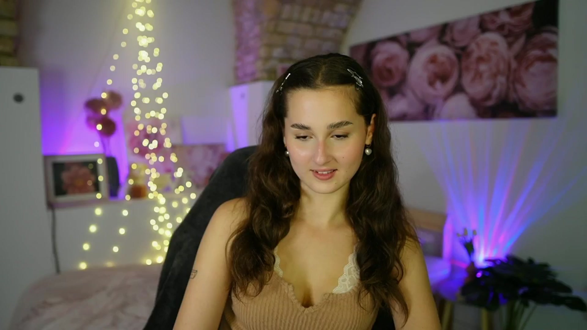 Gallery image thumbnail from Anita_Grey_'s myfreecams stream on, 07/29/2025, 19:15 image 9 of 20